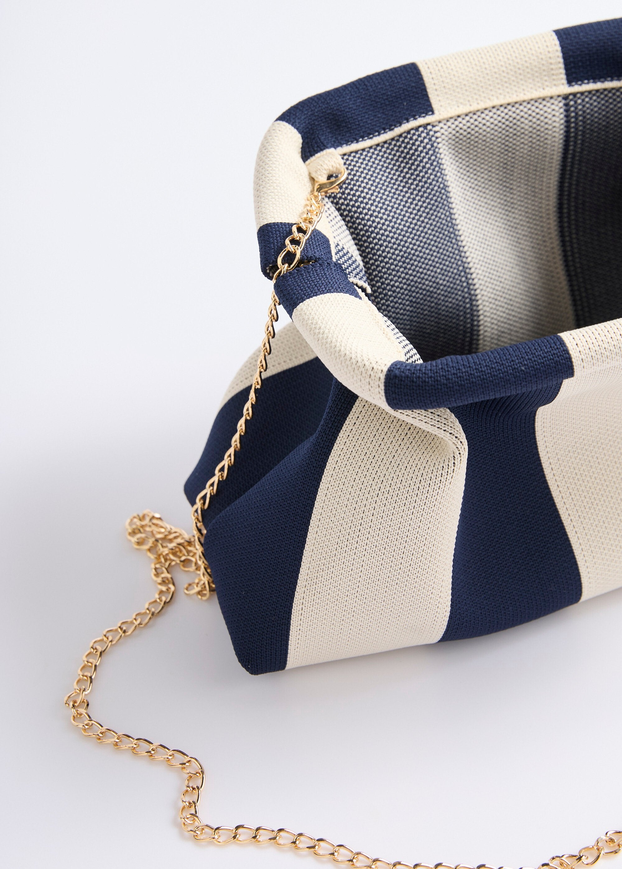Fashion_mesh_handtas_met_stevige_sluiting_Marine_et_ecru_DE1_slim
