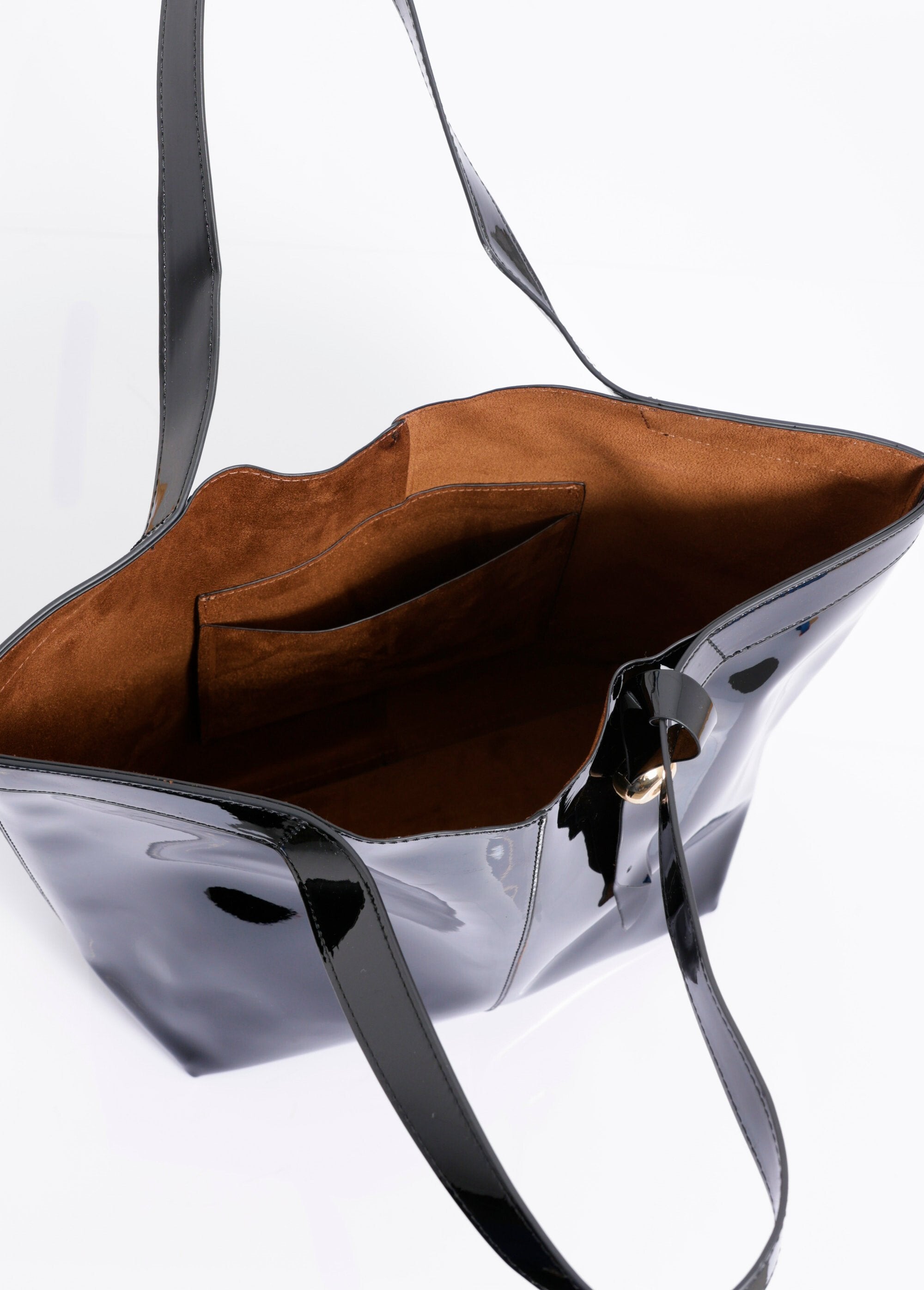 Sac_cabas_vernis_avec_anses_et_gri_gri_Vernis_noir_DE2_slim