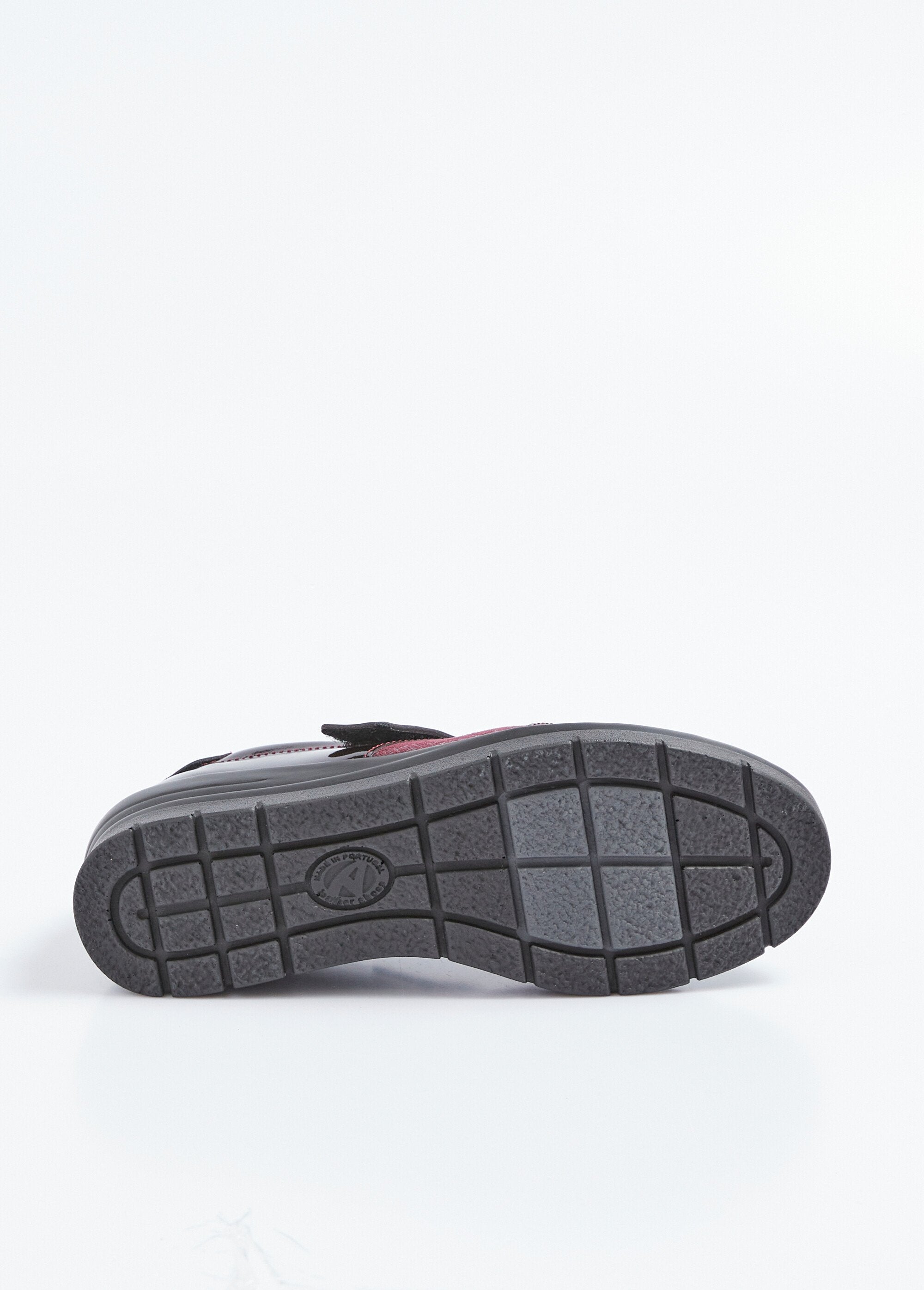 Ballerina's_met_breed_klittenband_voor_gevoelige_voeten_Bordeaux_UN1_slim