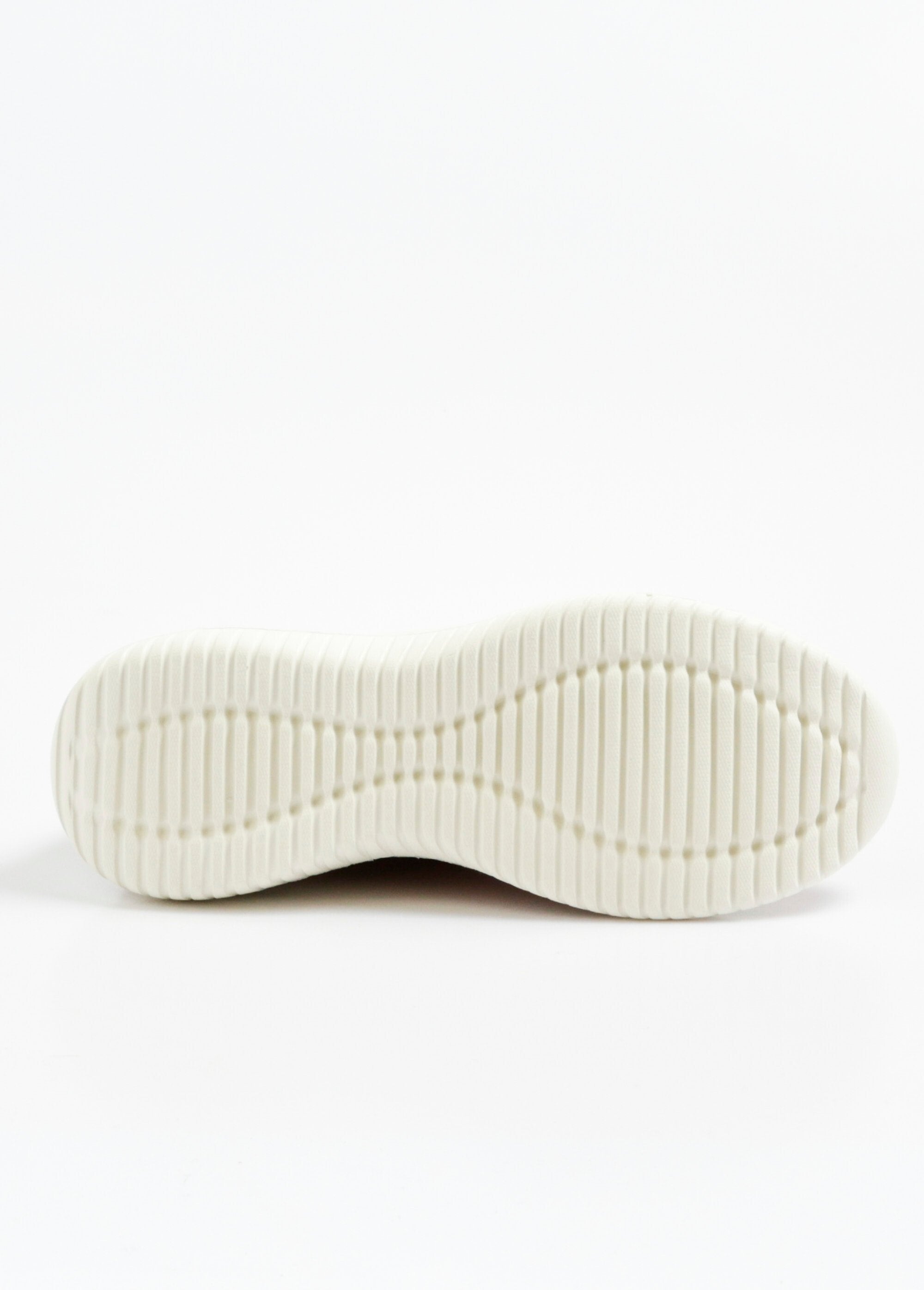 Baskets_perforées_aspect_suédine_avec_lacets_Rose_UN1_slim