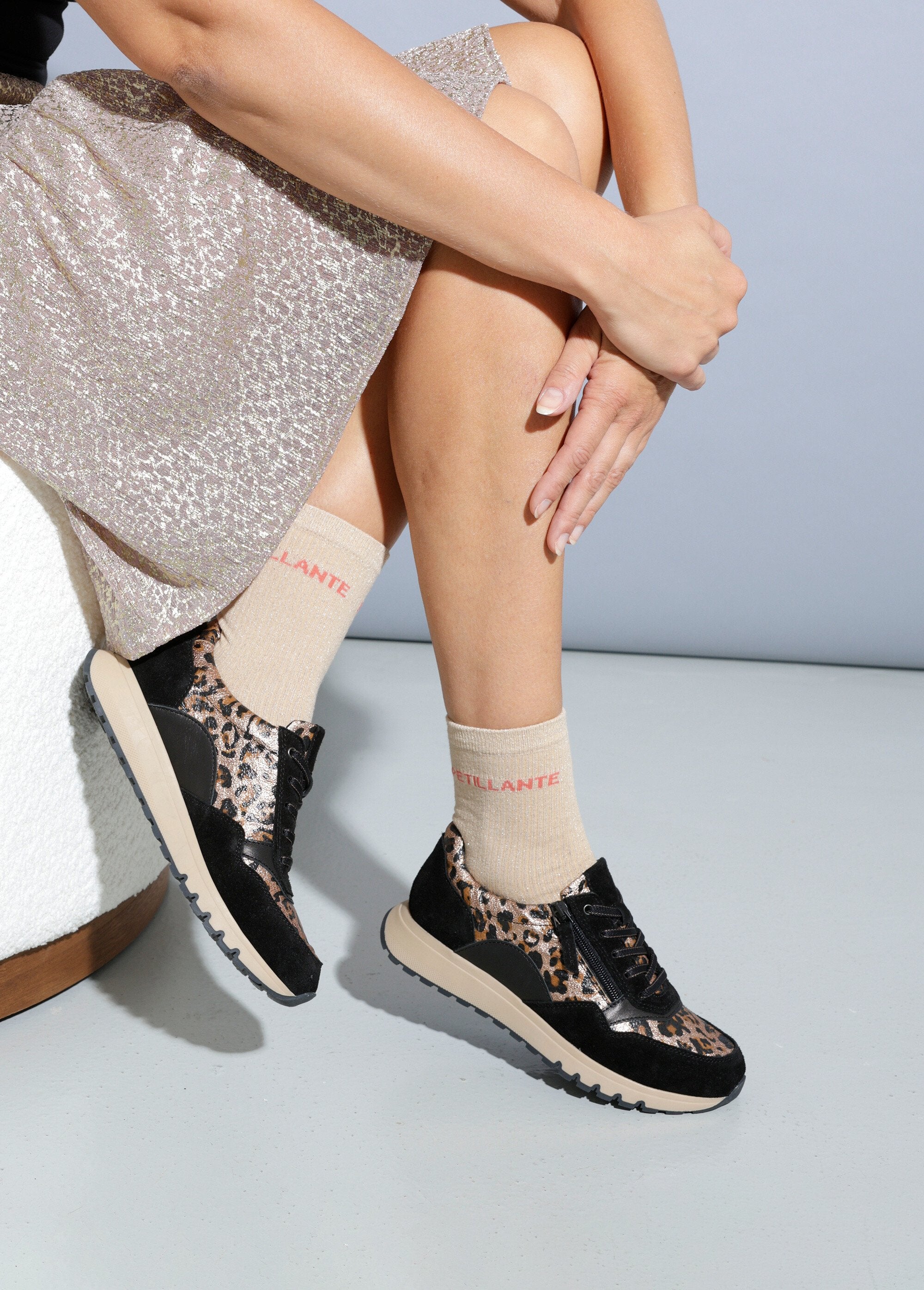 Comfort_width_zipped_sneakers_in_leather_and_animal_skin_print_Black_and_leopard_SF1_slim