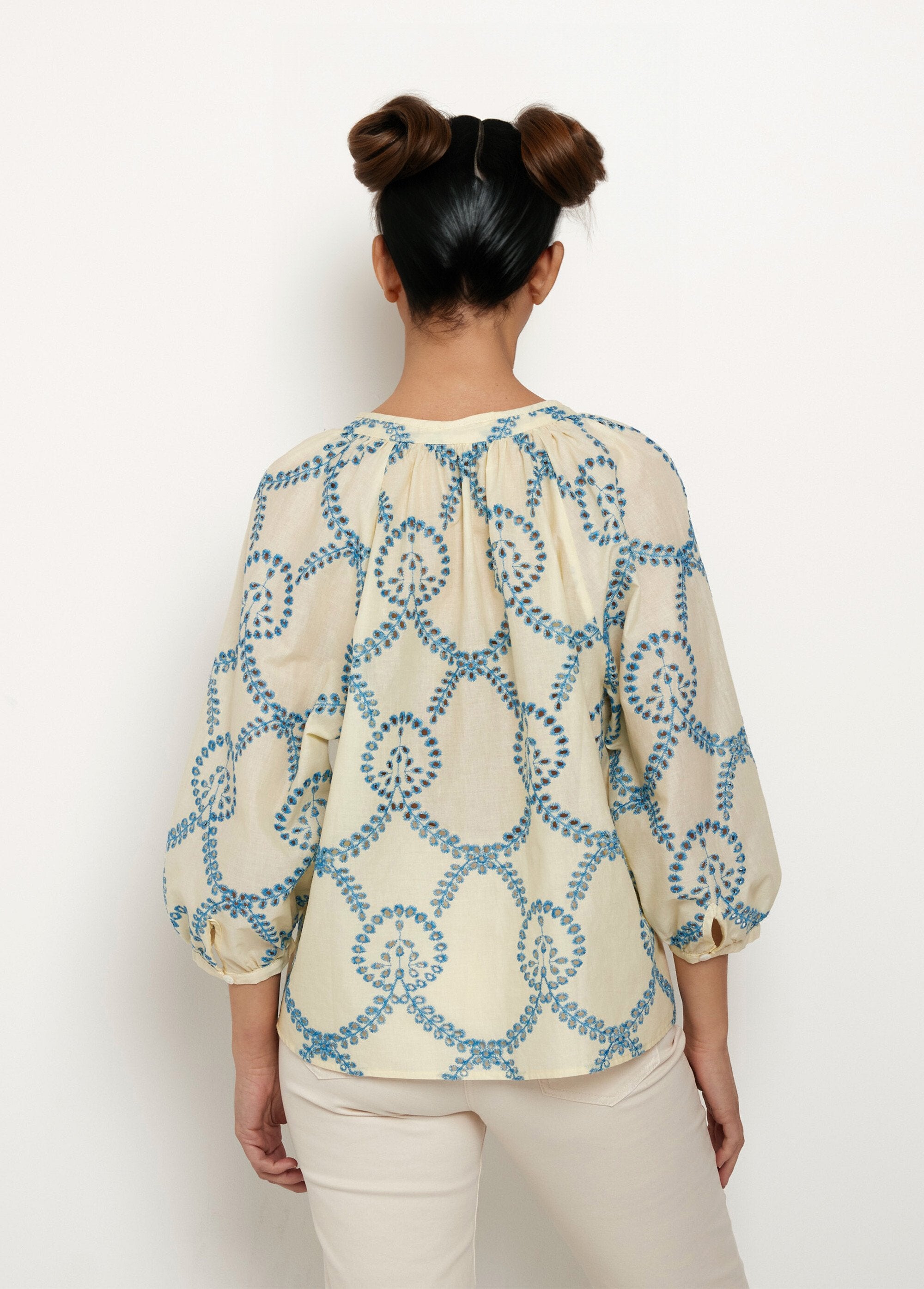 Blouse_ample_broderies_ajourées_manches_3/4_Ecru_DO1_slim