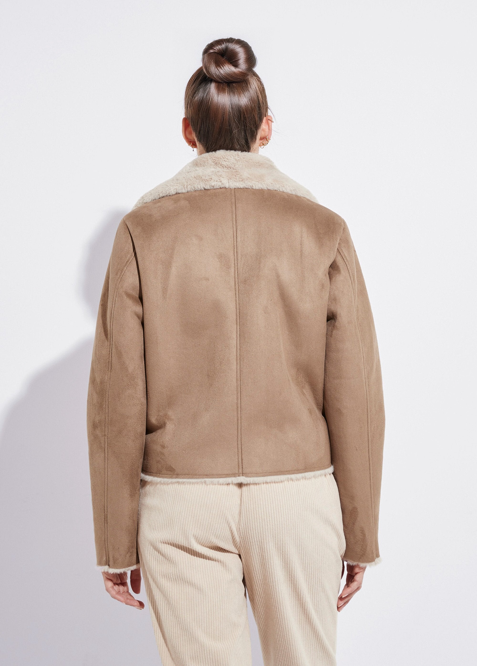 Jas_met_rits_in_een_wollige_look_Taupe_DO1_slim