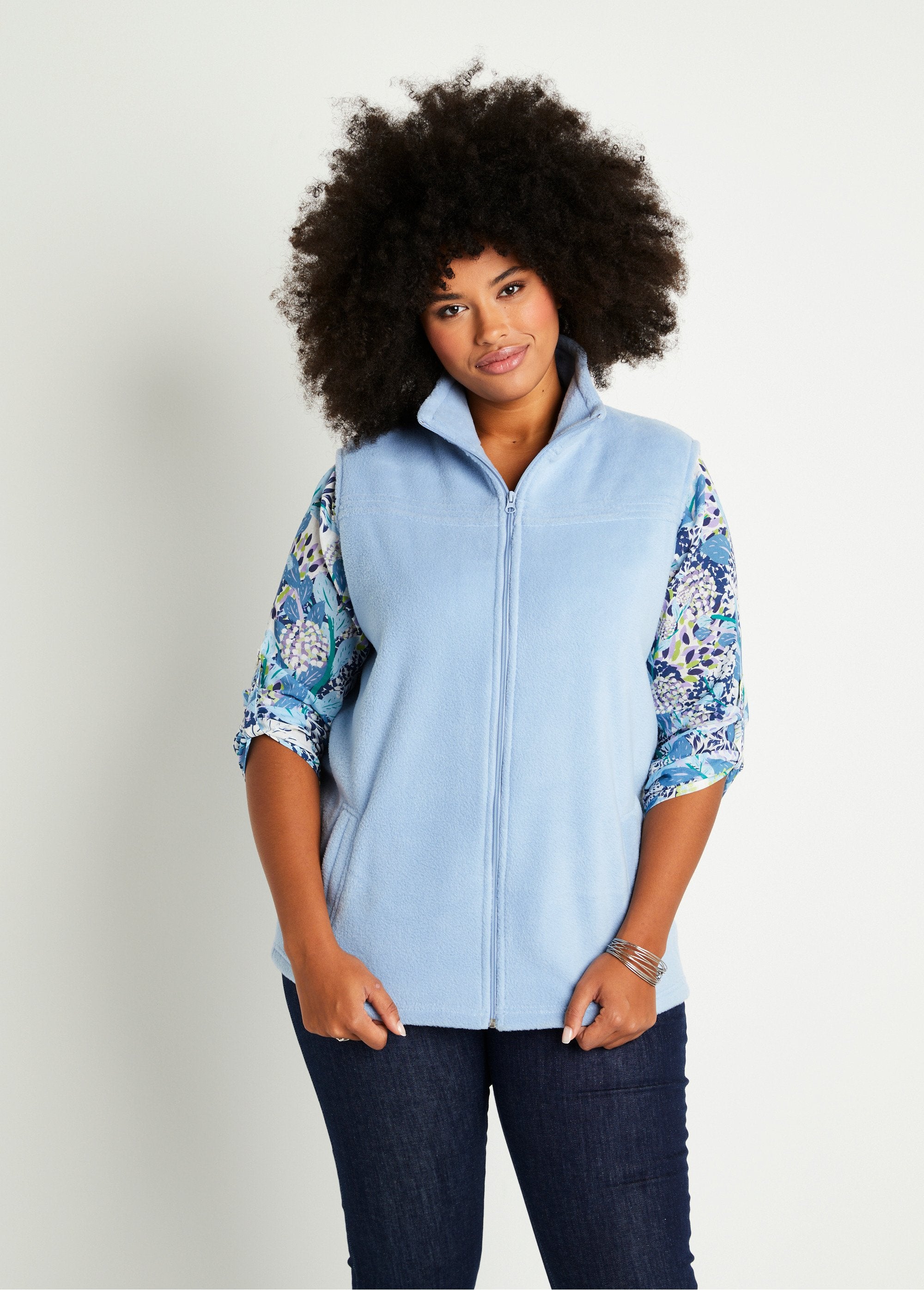 Blouson_zippé_sans_manches_polaire_Bleu_ciel_FA1_curvy