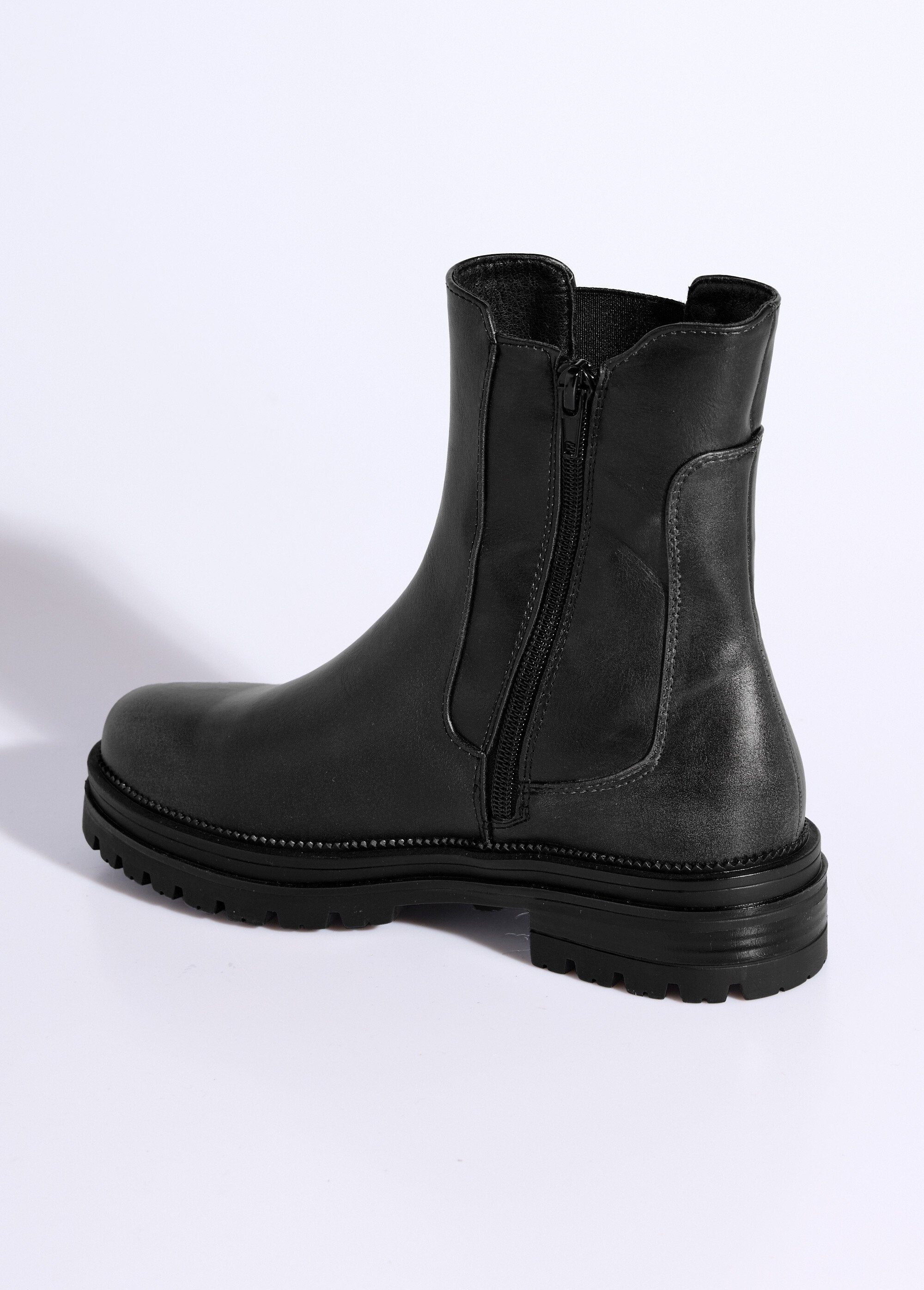 Chelsea_enkellaarsjes_met_ingekeepte_zolen_Noir_DO1_slim