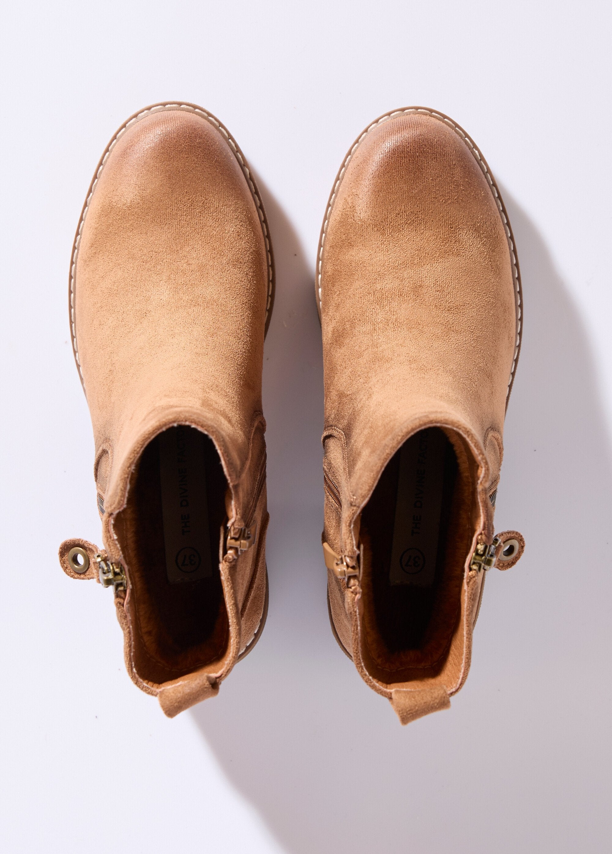 Boots_zippées_à_talon,_bout_effet_used_Camel_OV1_slim