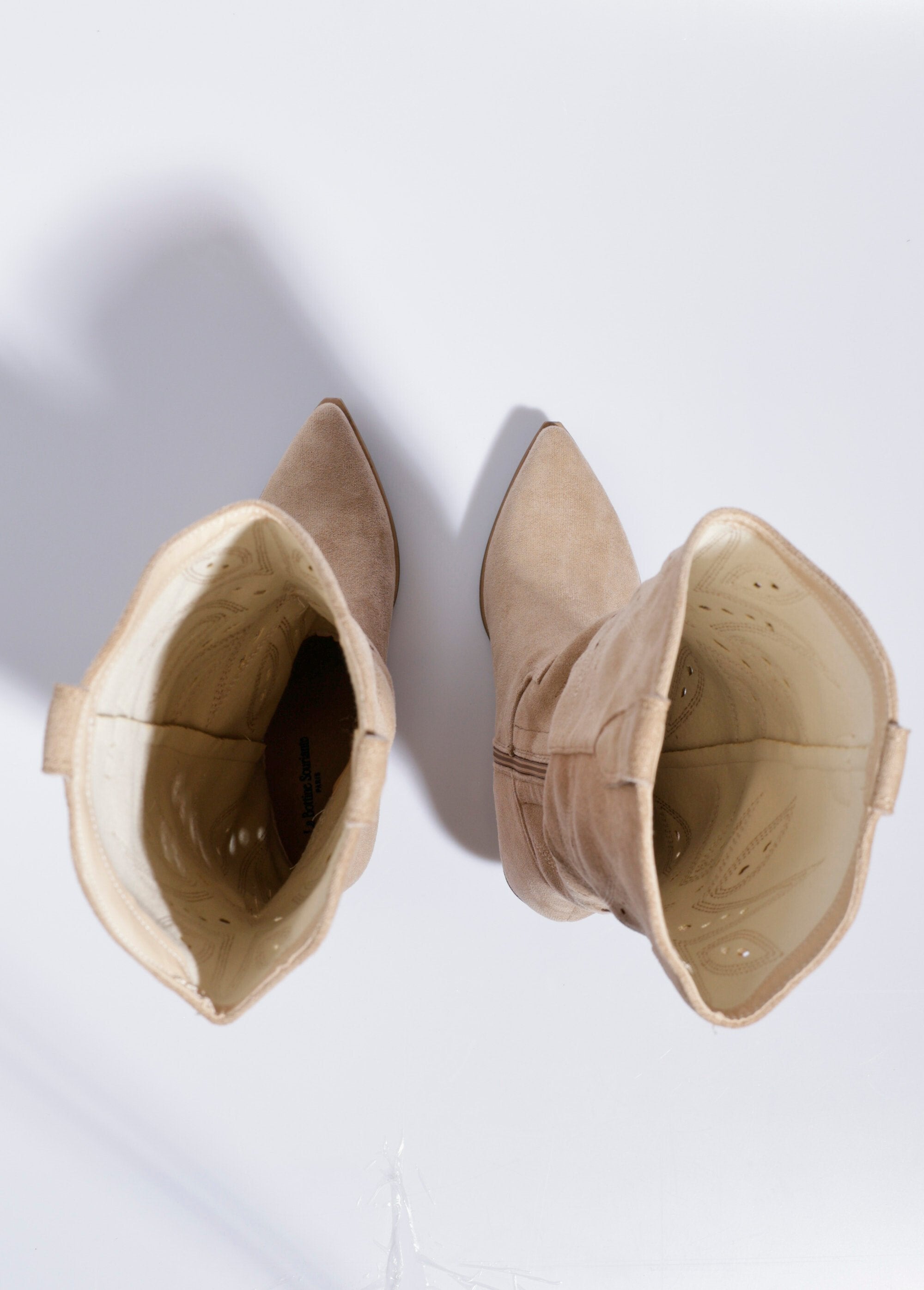 Geborduurde_westernlaarzen_met_afgeschuinde_hak_Beige_OV1_slim