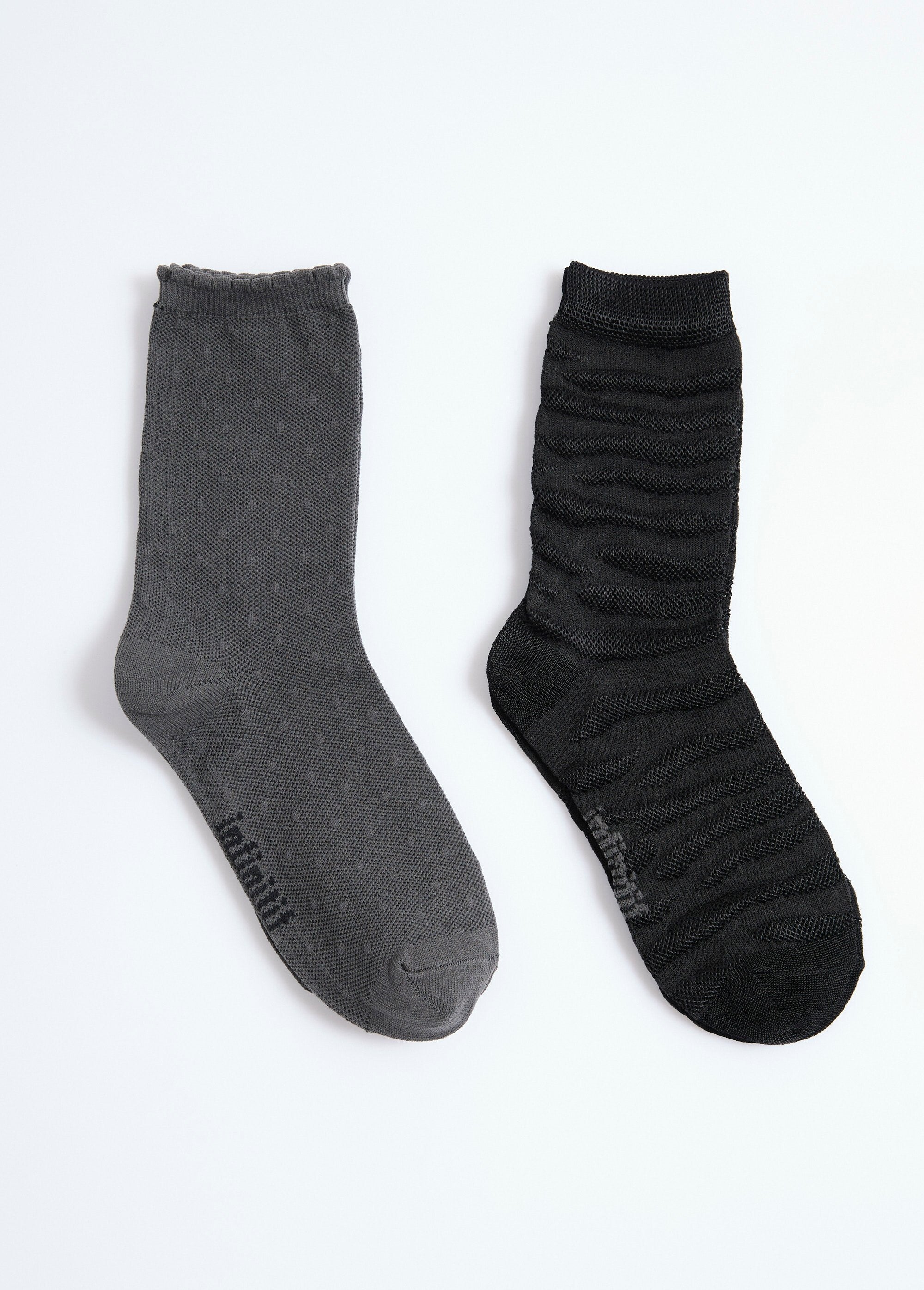 Dunne_sokken_met_verschillende_designs_Noir_et_gris_DE1_slim