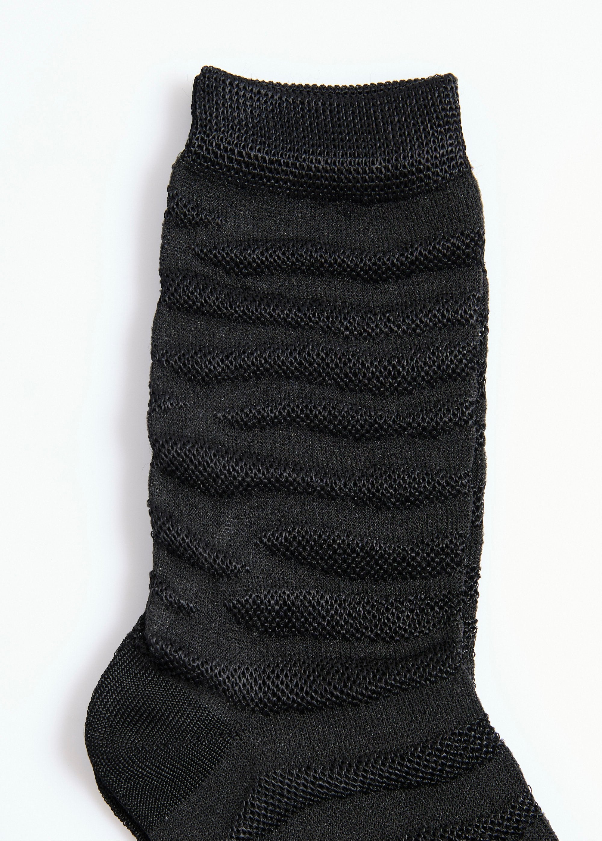 Dunne_sokken_met_verschillende_designs_Noir_et_gris_DE3_slim