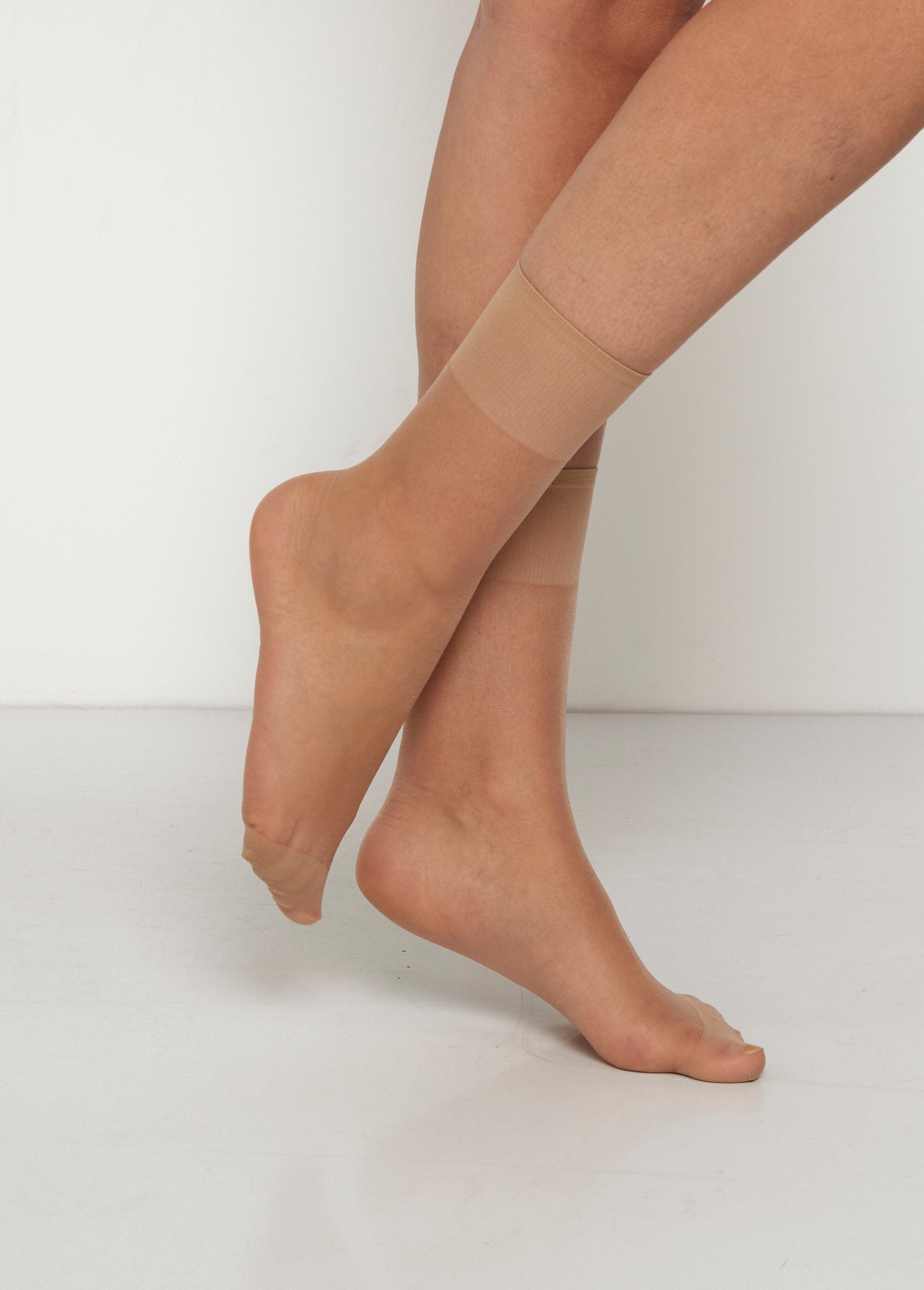 Chaussettes_voile_clair,_20_deniers_Beige_DO1_slim