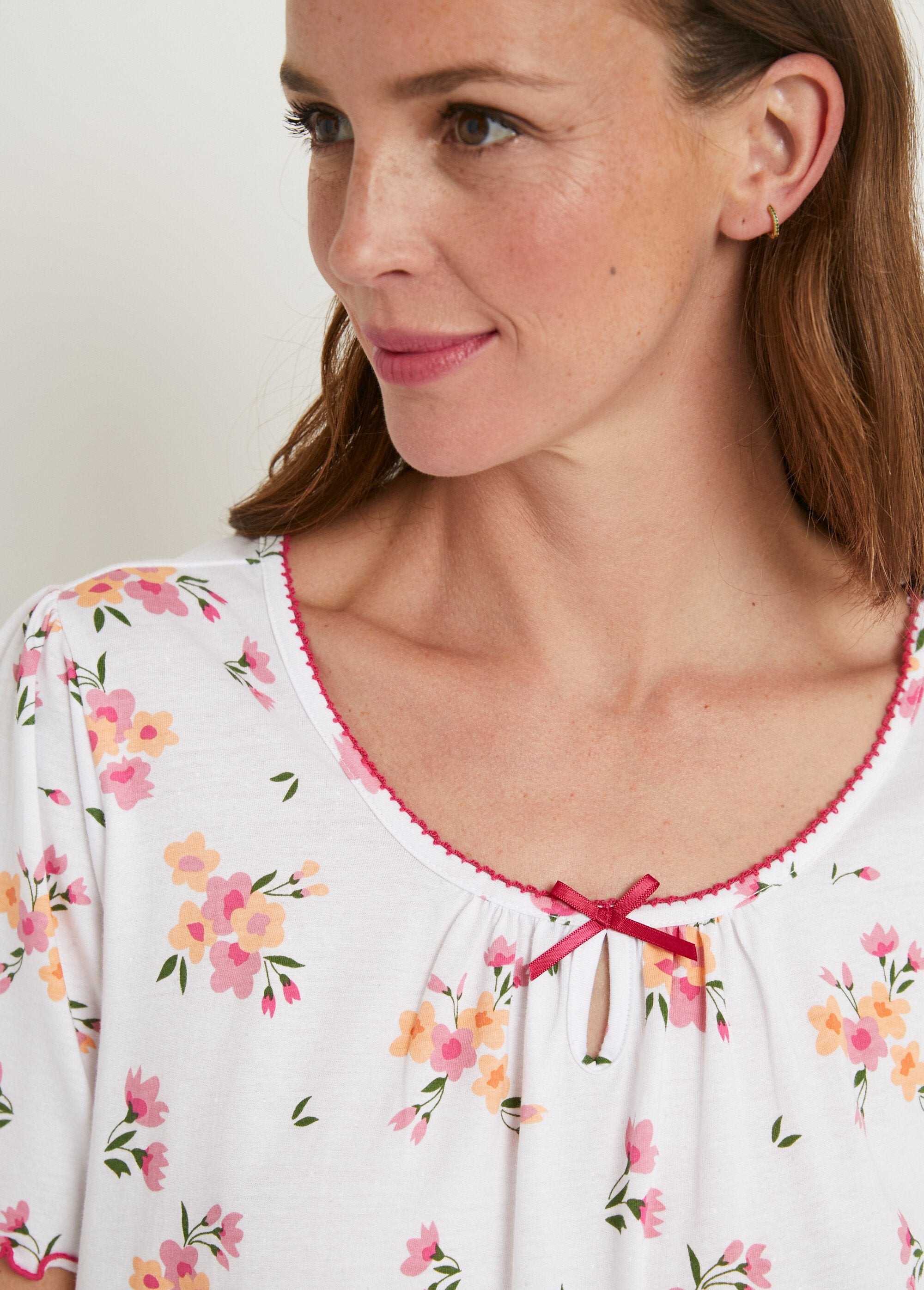 Katoenen_nachthemd_met_korte_mouwen_Roze_en_perzik_DE1_slim