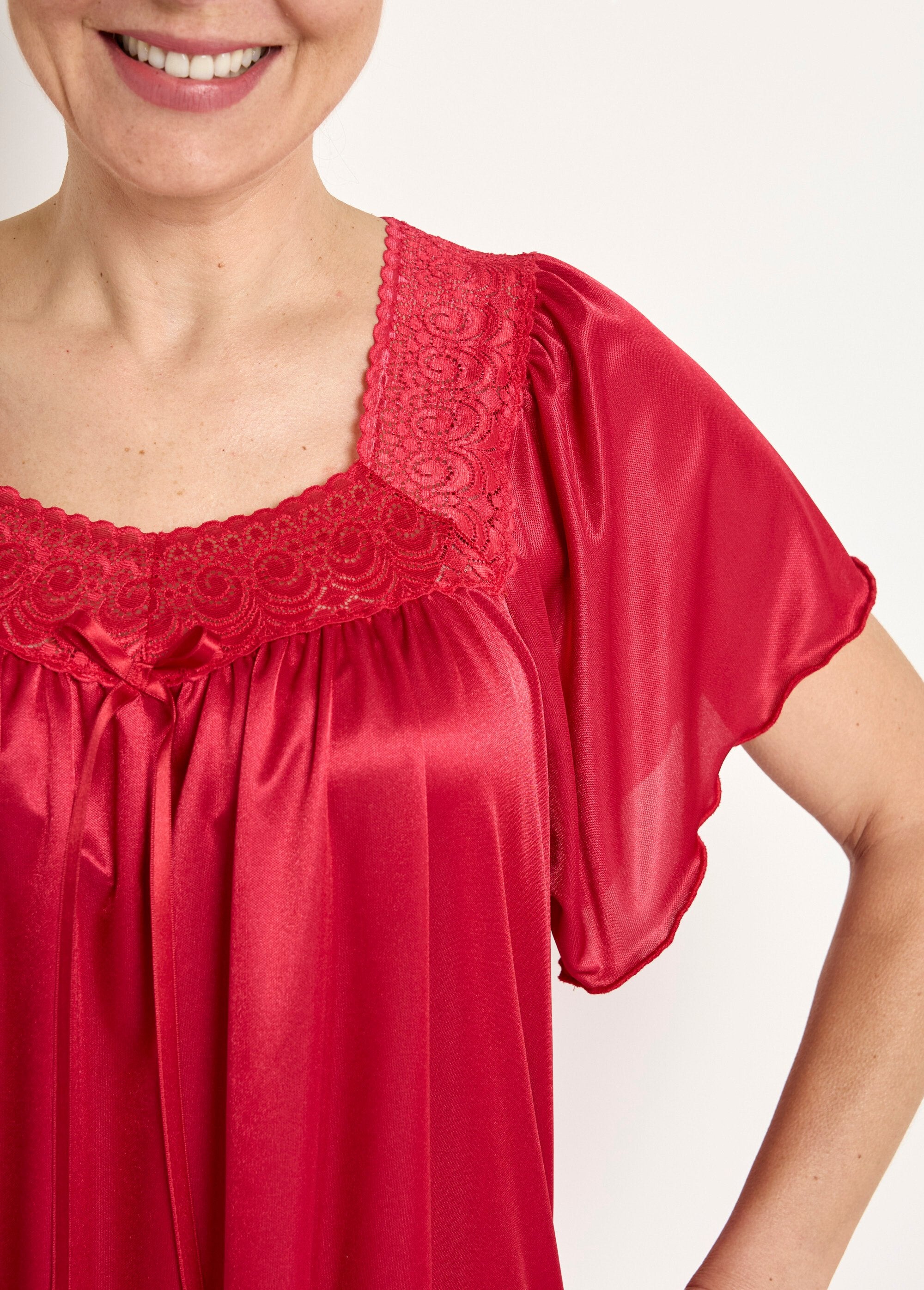 Chemise_de_nuit_satinée_longue_antistatique_dentelle_Rubis_DE1_slim