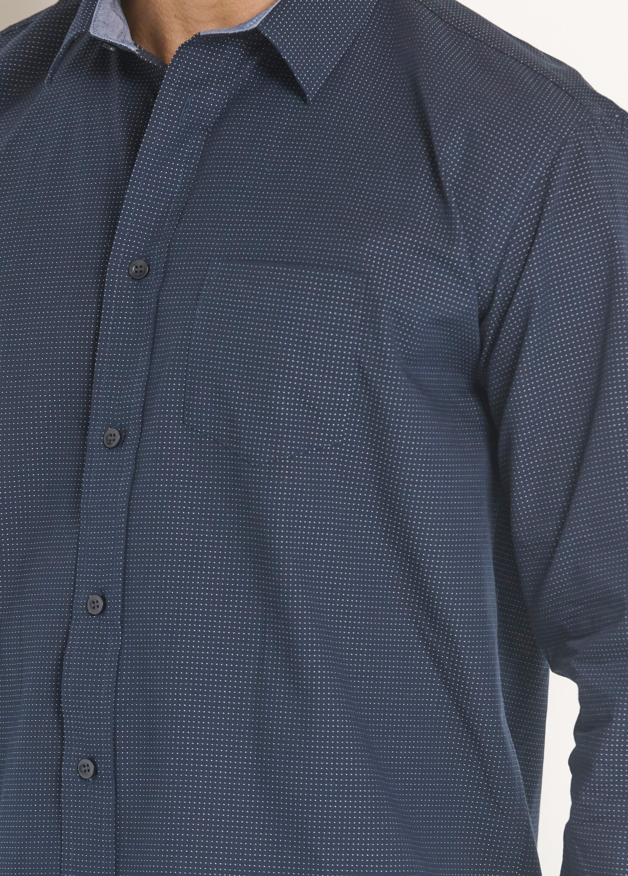 Chemise_foncée_coton_détails_contrastants_Bleu_marine_DE1_slim