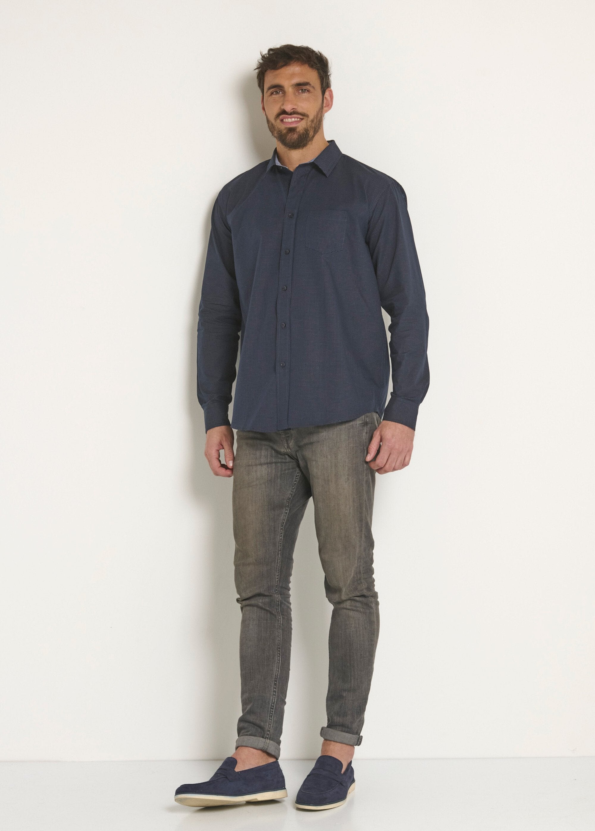 Chemise_foncée_coton_détails_contrastants_Bleu_marine_SF1_slim