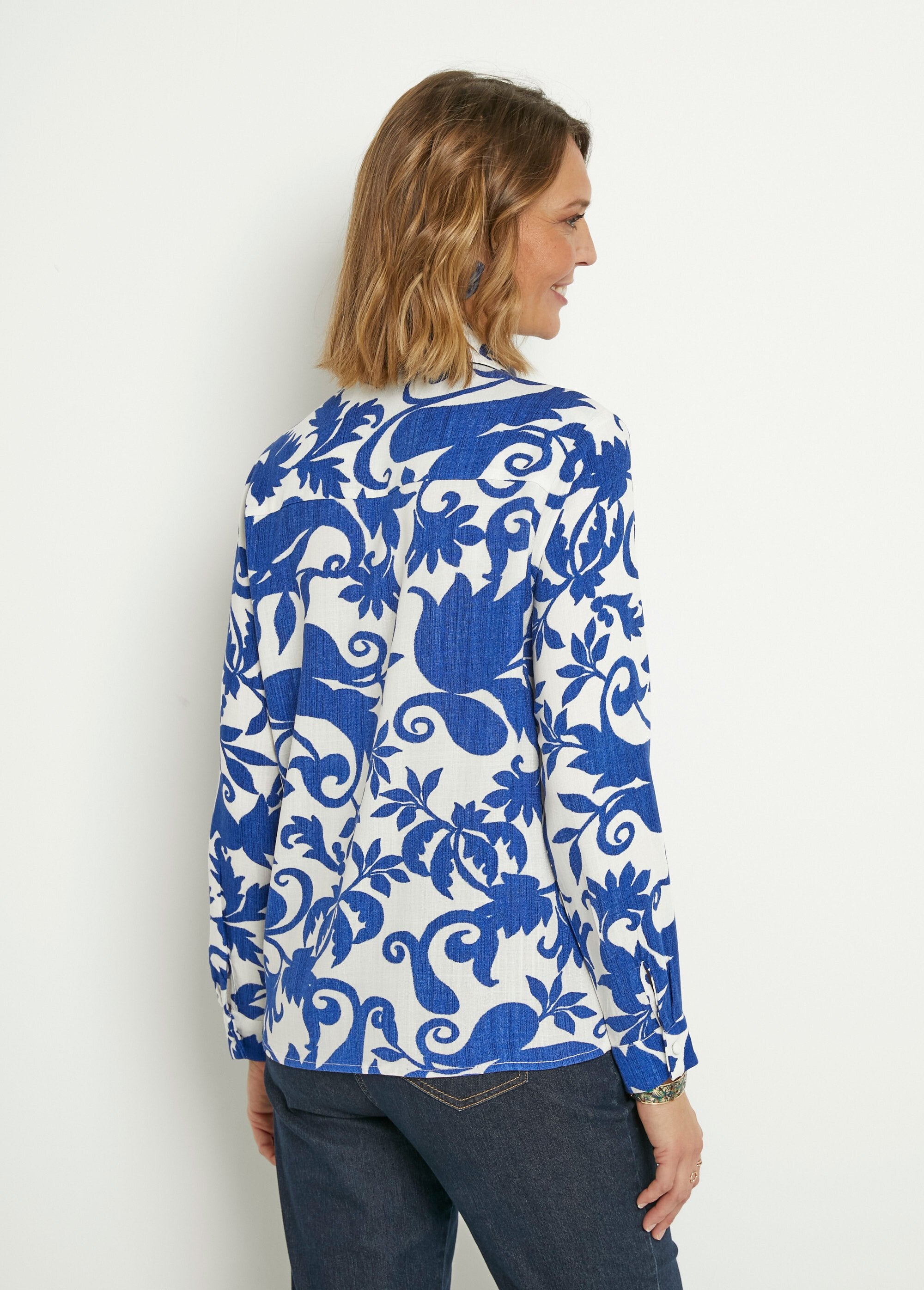Blouse_met_bucolische_print,_lange_mouwen_Bleu_et_ecru_DO1_slim
