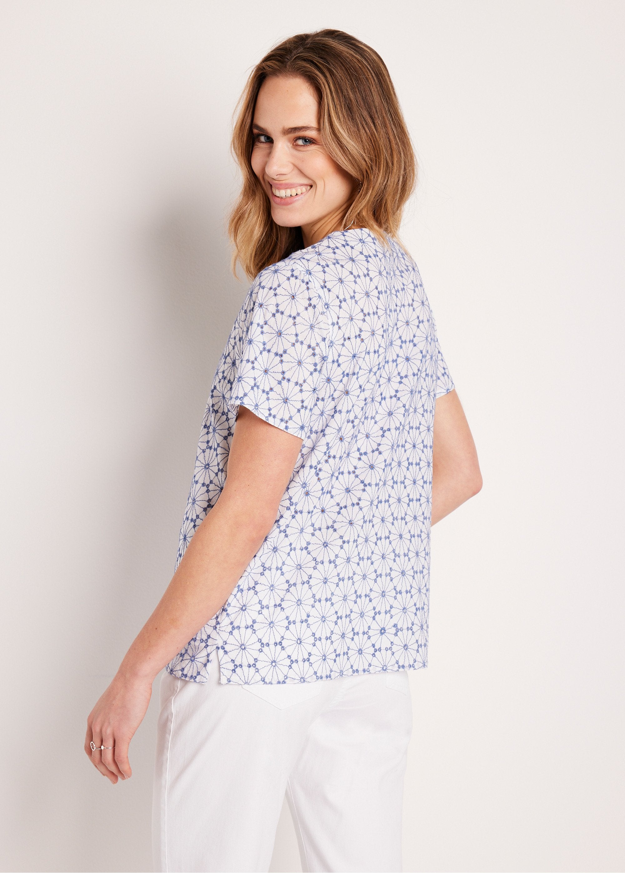 Chemisier_long_col_V_brodé_Blanc_et_bleu_DO1_slim