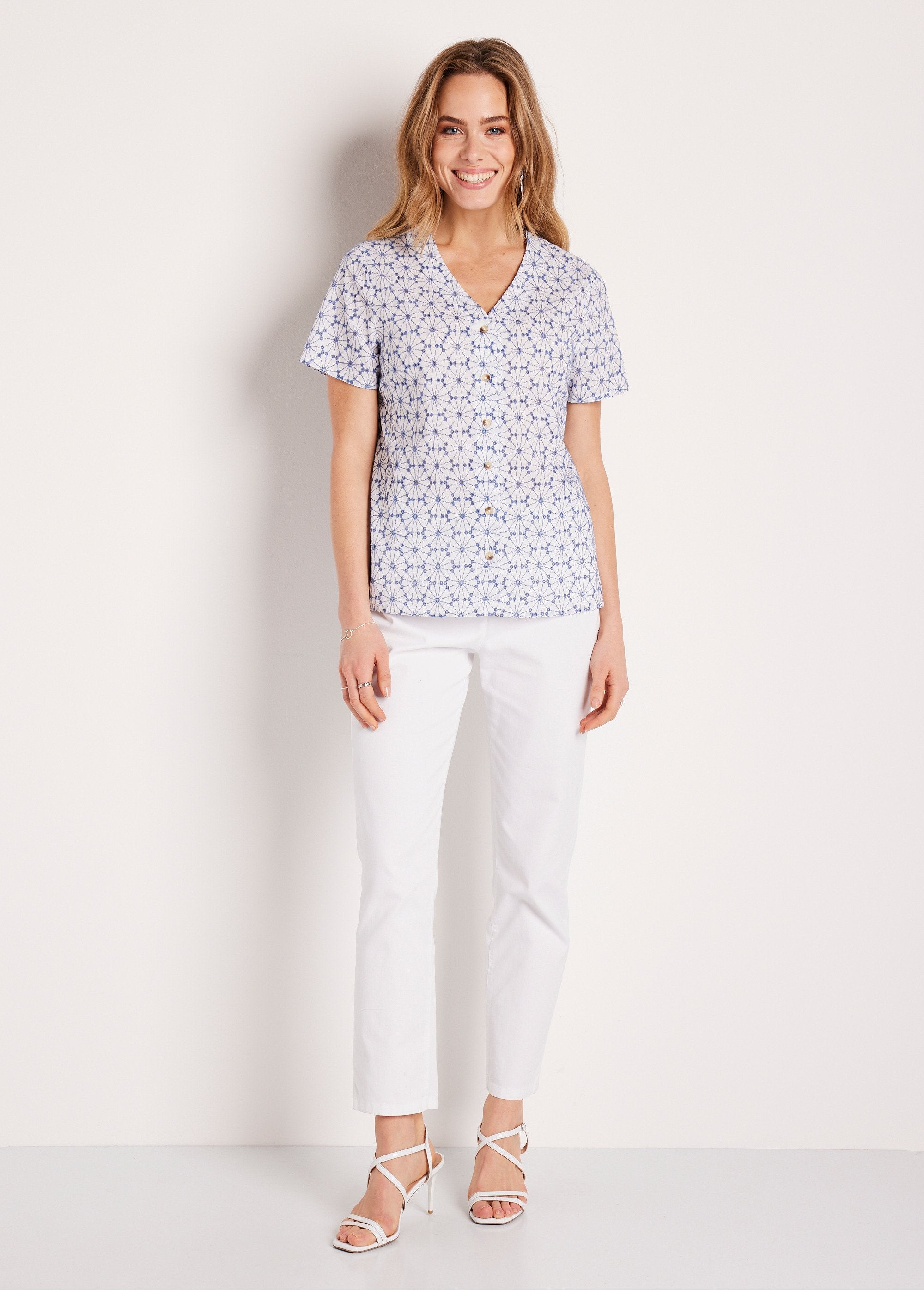 Chemisier_long_col_V_brodé_Blanc_et_bleu_SF1_slim