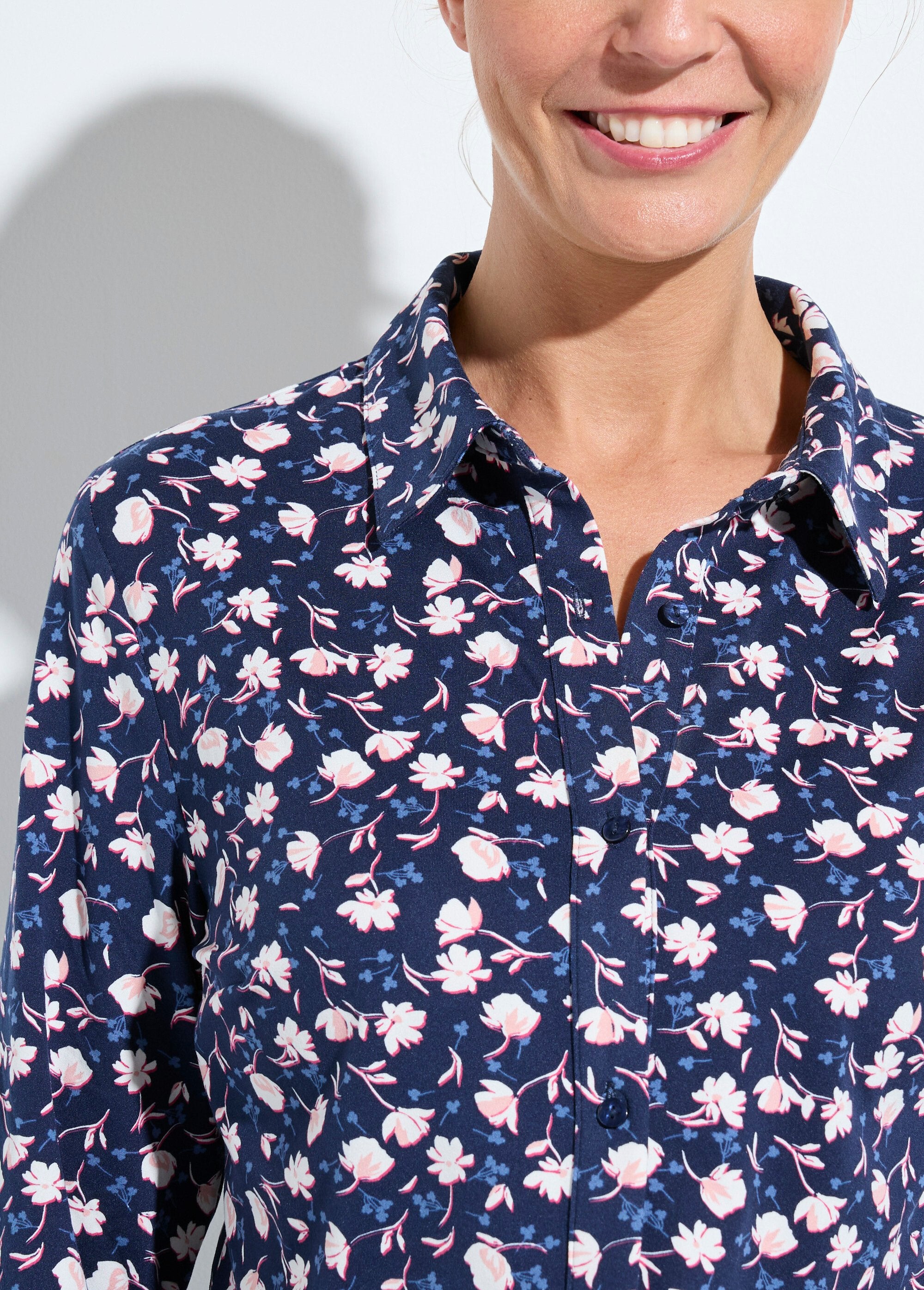 Chemisier_maille_chaude_imprimé_fleuri_Marine_et_blanc_DE1_slim