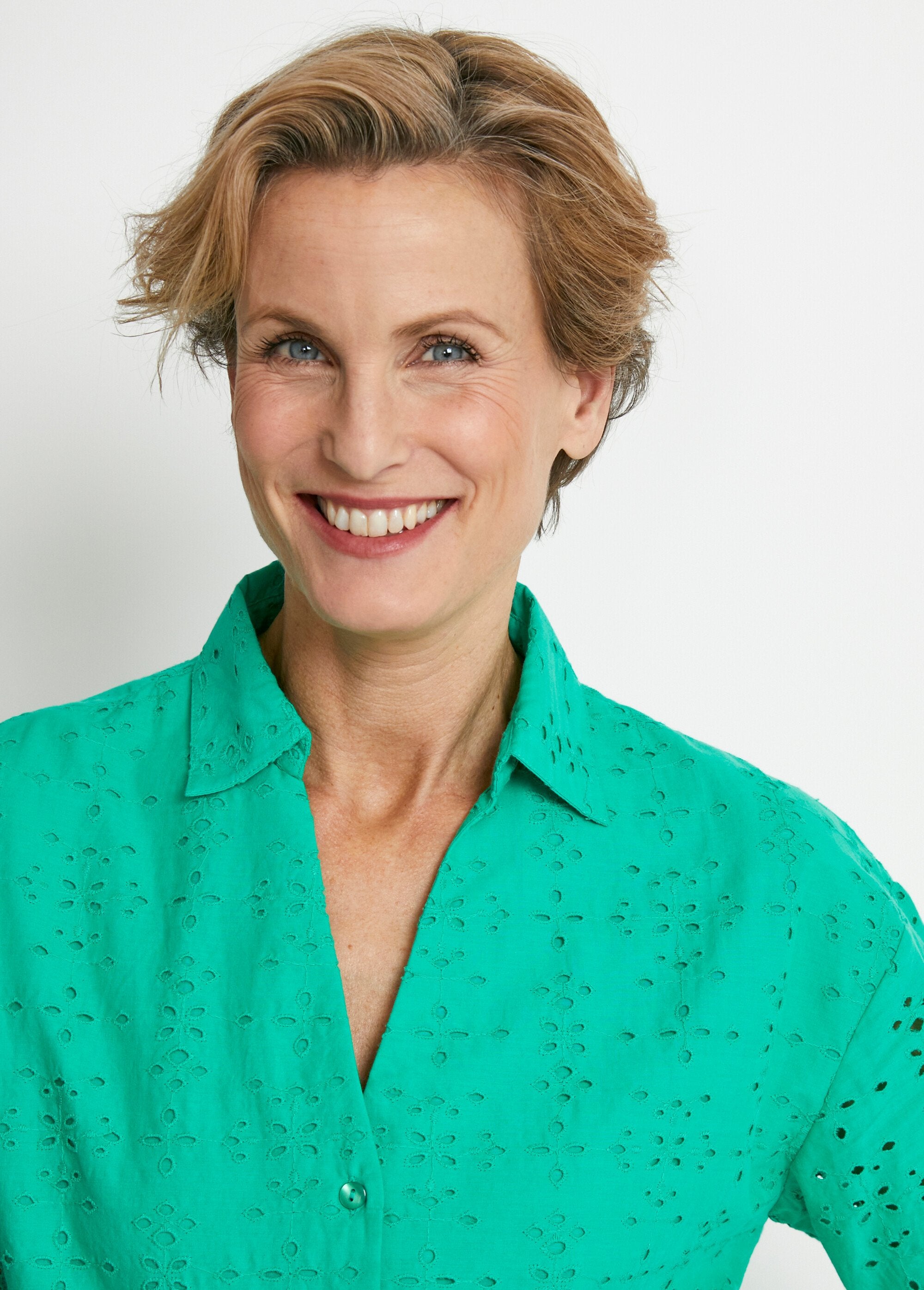 Chemisier_manches_courtes_brodé_Vert_DE1_slim