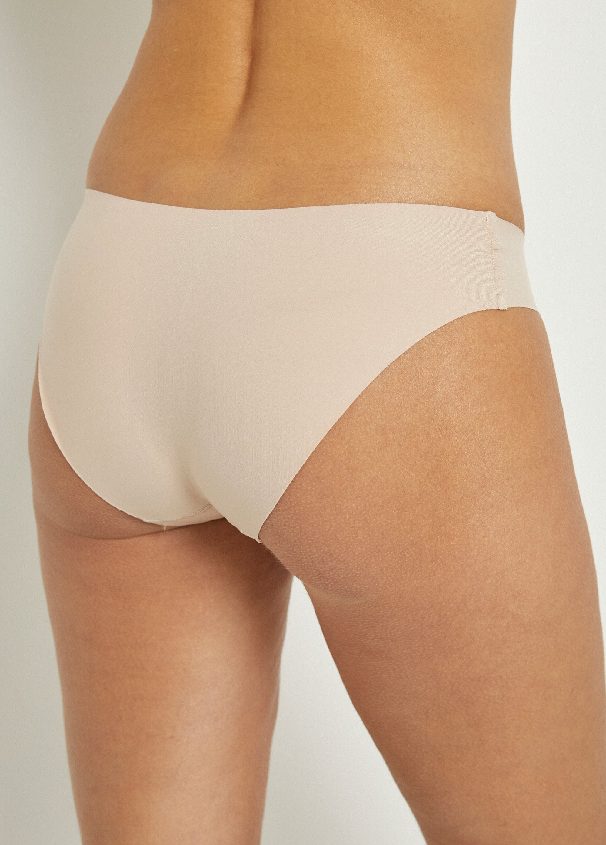 Onzichtbare_naadloze_slips_Nude_lot2_DO1_slim