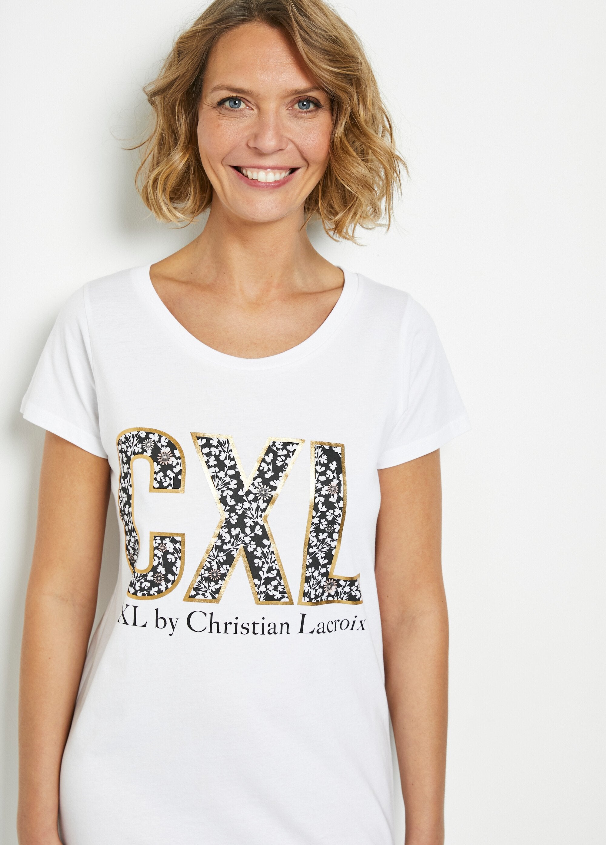 Nuisette_logo_maxi_T-shirt_Blanc_DE1_slim