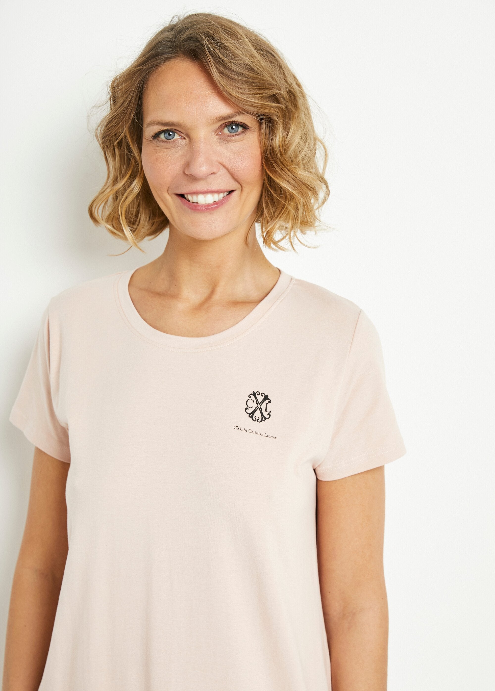 Nuisette_manches_courtes_et_dentelle_Rose_DE1_slim