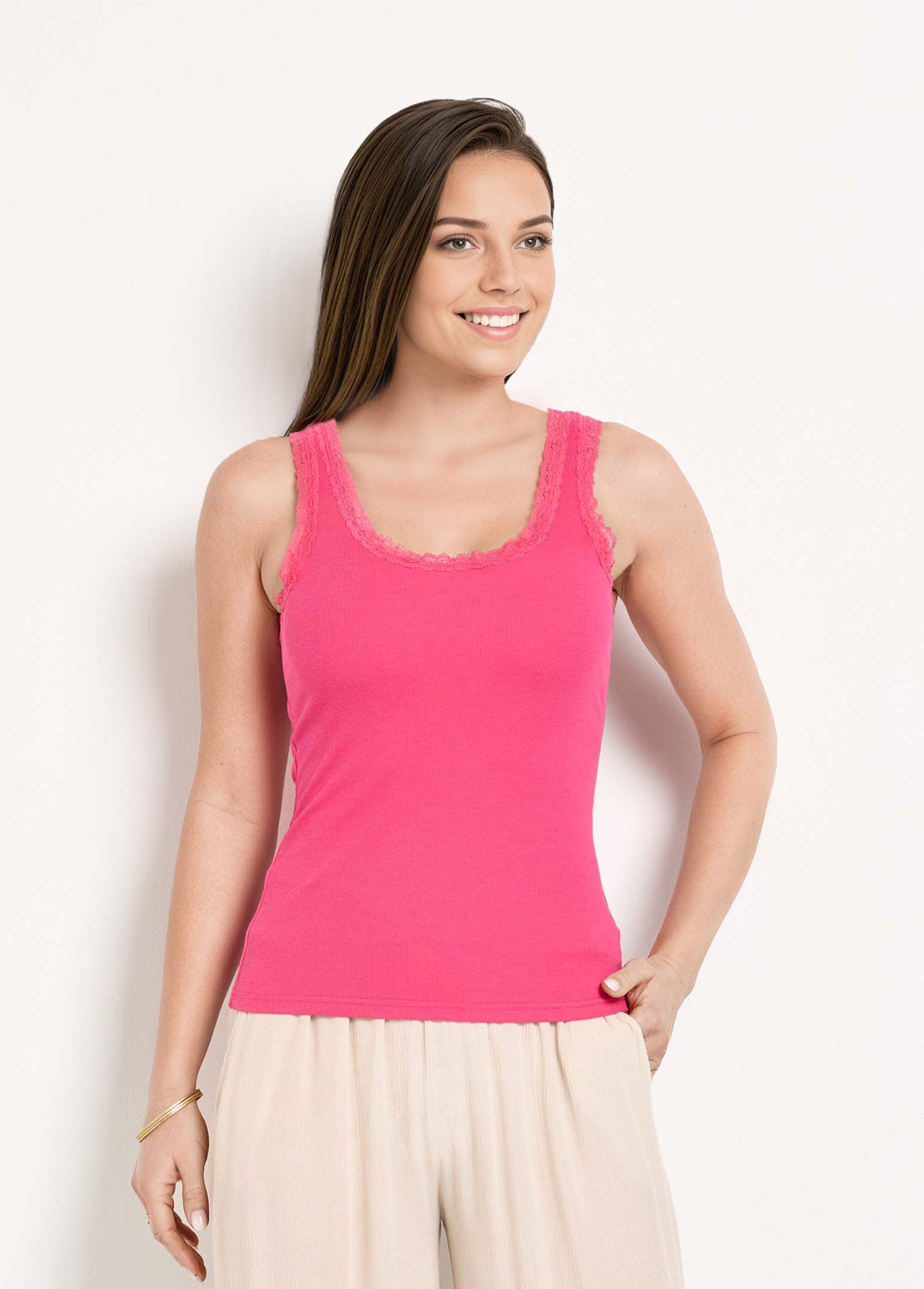 Geribbelde_tanktop_met_kanten_randje_Fuchsia_FA1_slim