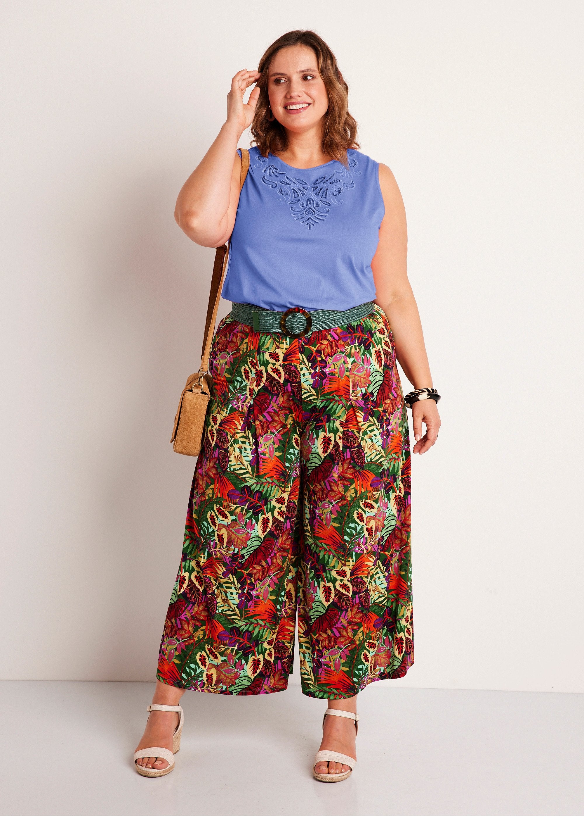 Débardeur_uni_court_brodé_sequins_Bleu_SF1_curvy