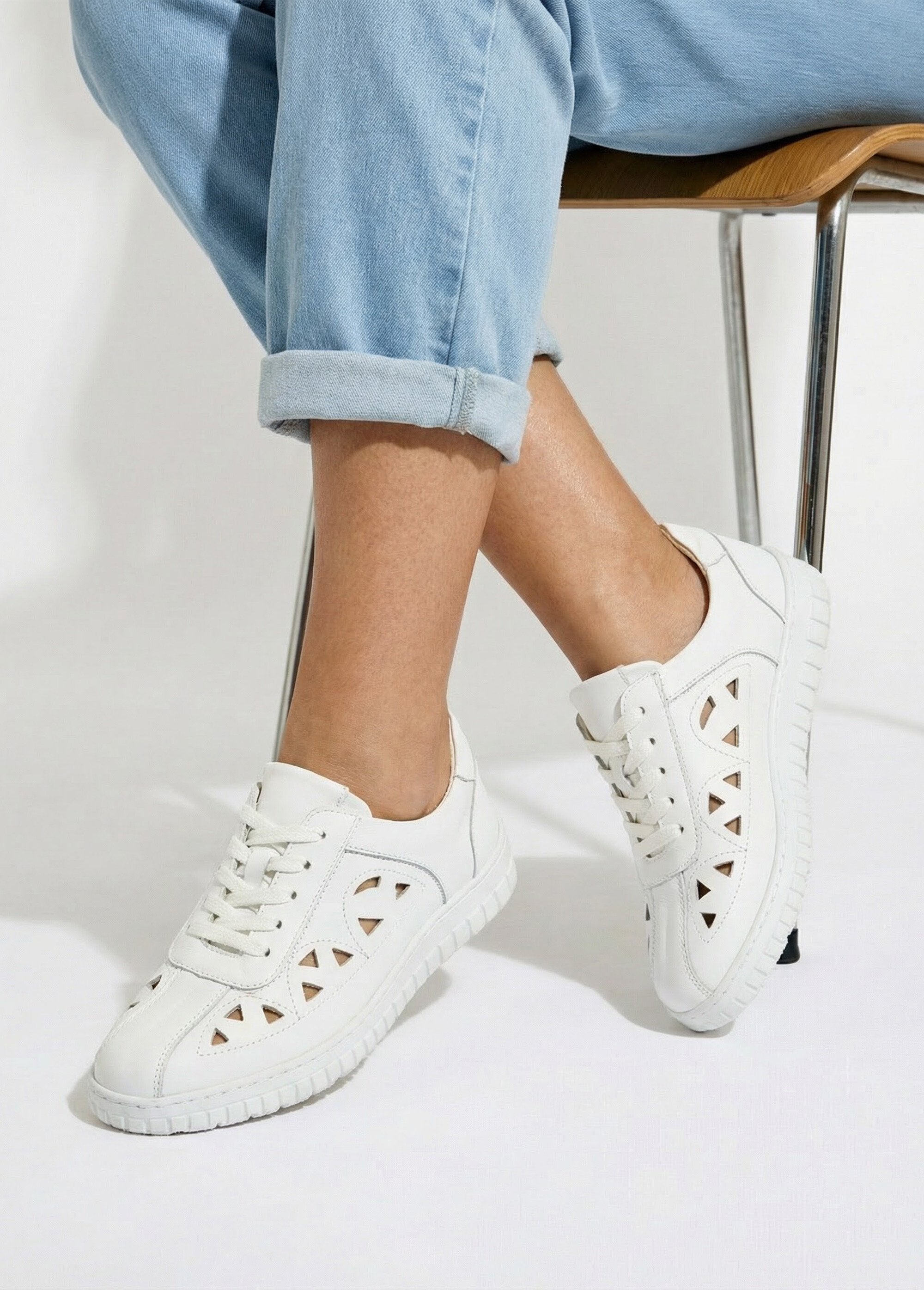 Derbies_à_lacets_cuir_largeur_confort_perforées_Blanc_SF1_slim