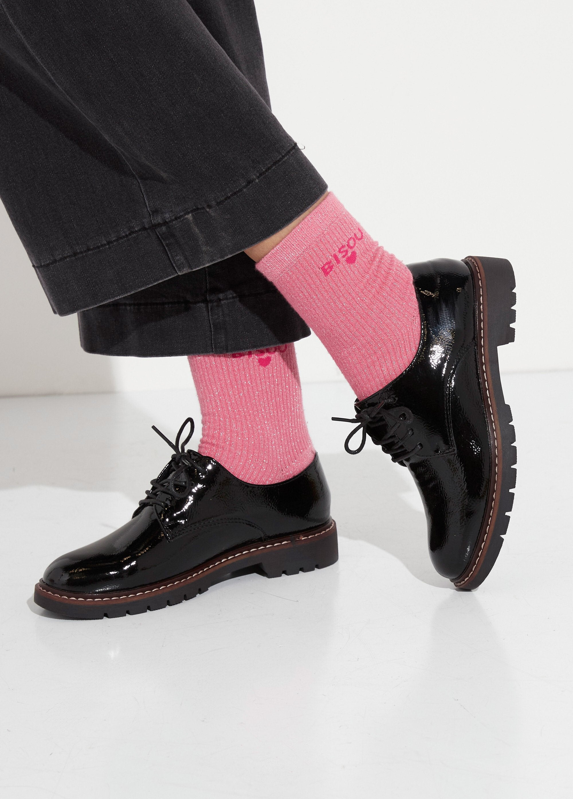 Trendy_derbies_met_lakveters_Noir_SF1_slim