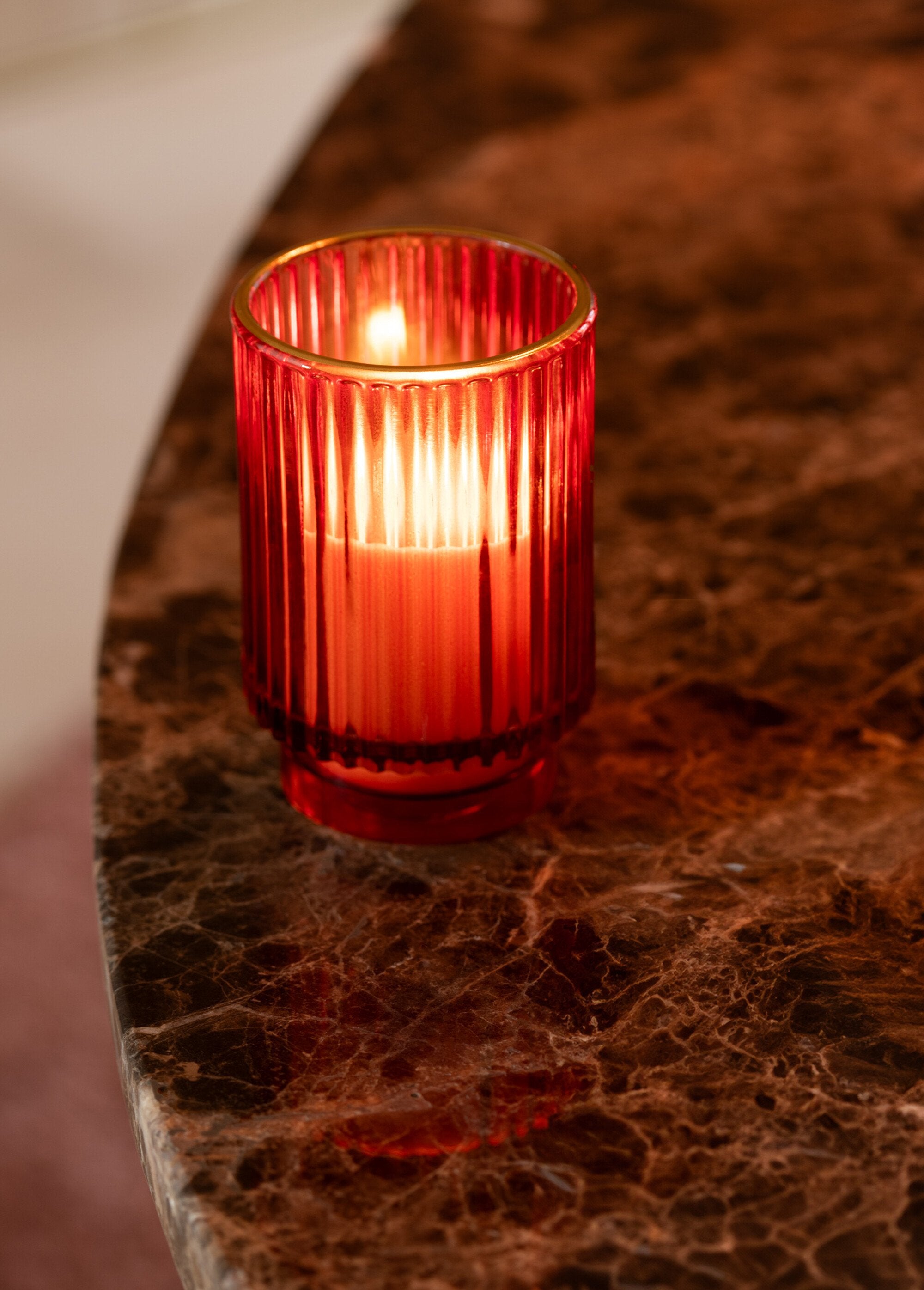 Decorative_candle_in_colored_glass_Red_rose__DE2_slim