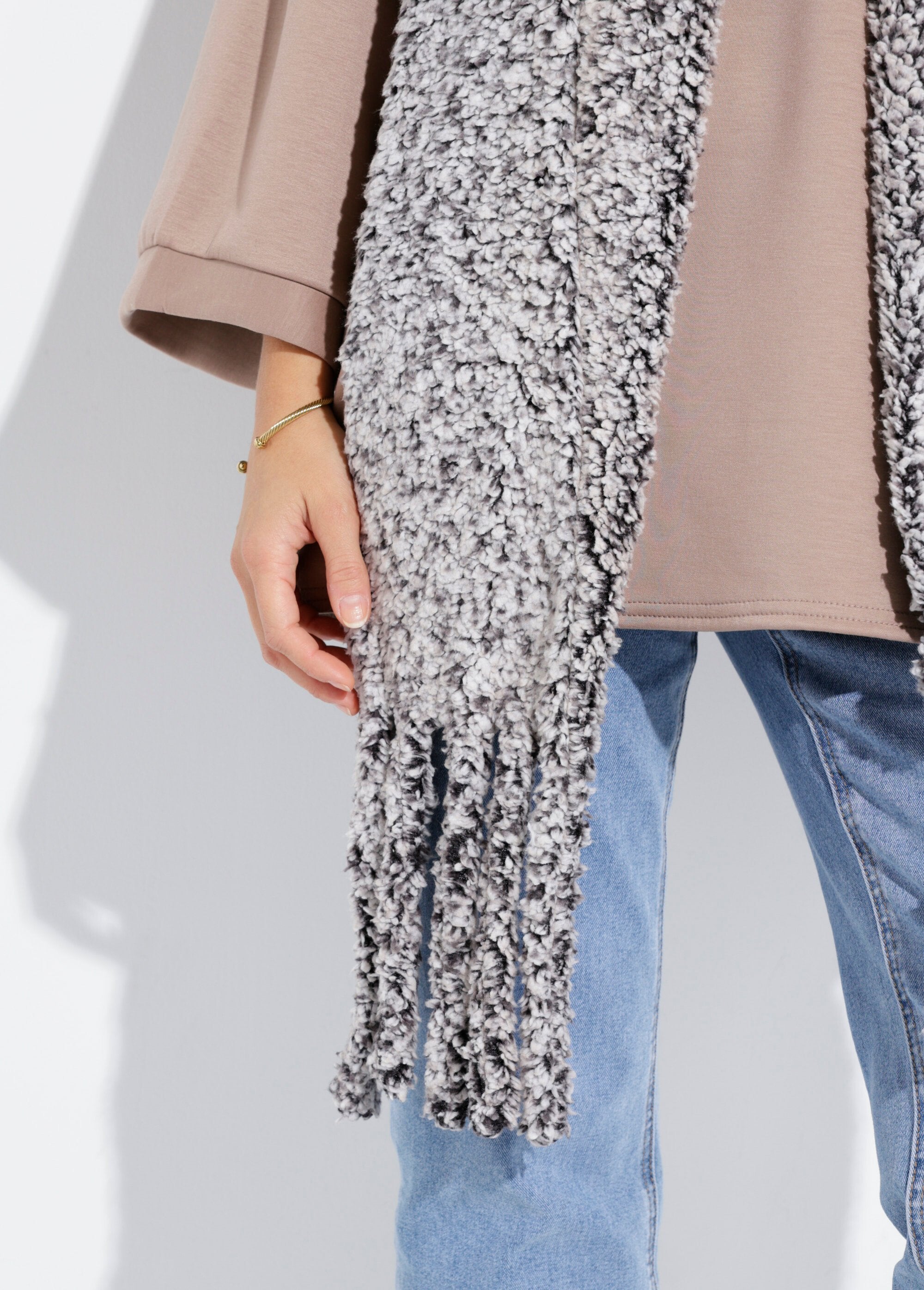 Echarpe_chaude_en_polaire_façon_sherpa_Gris_fonce_DE1_slim