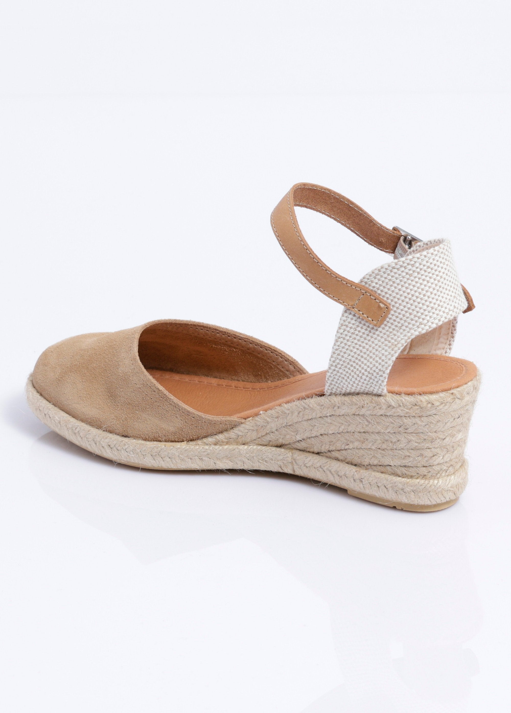 Leren_espadrilles_met_sleehak_en_touwzolen_Beige_DO1_slim