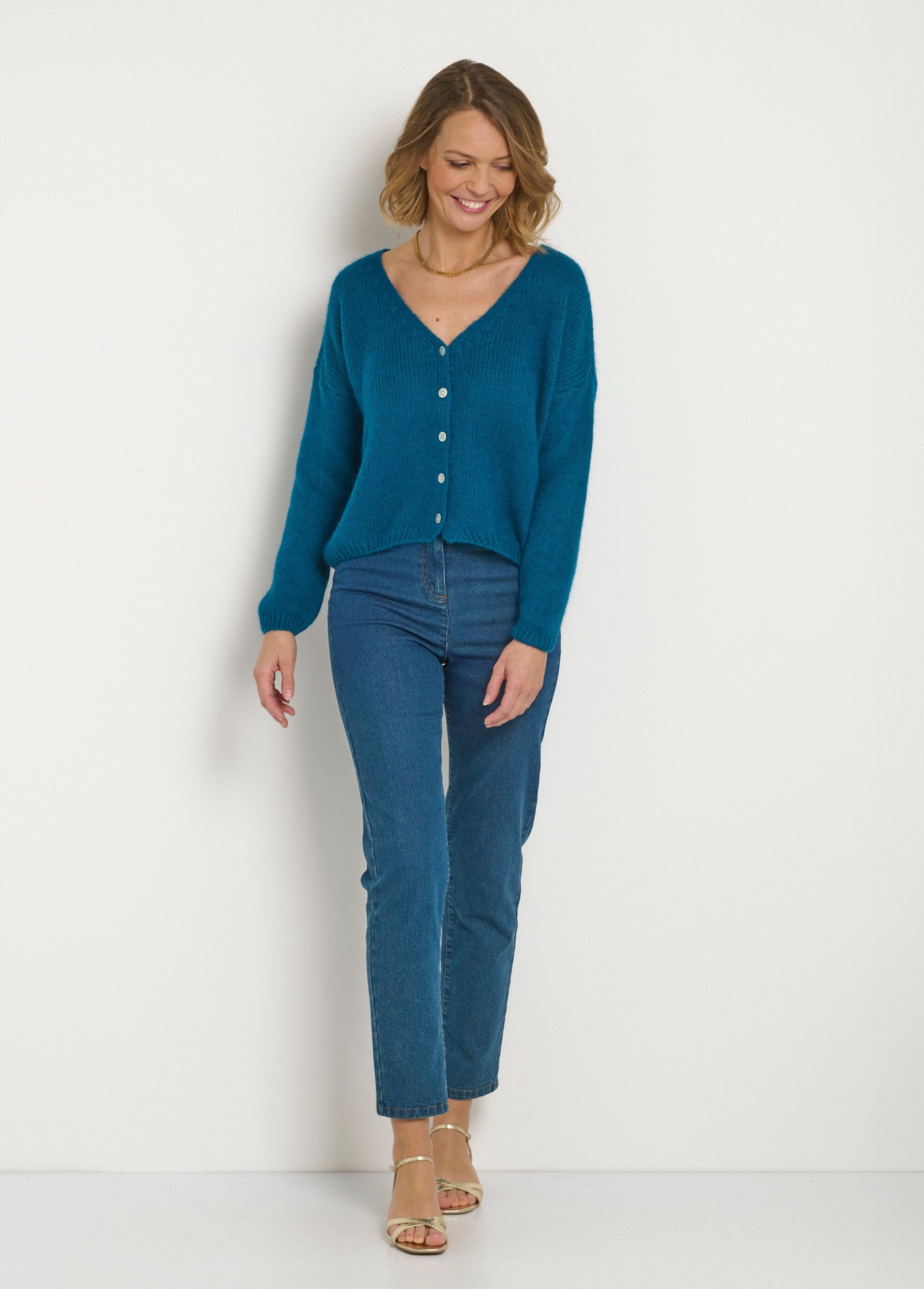 Warm_vest_van_mohair_met_V-hals_Vert_lagon_SF1_slim