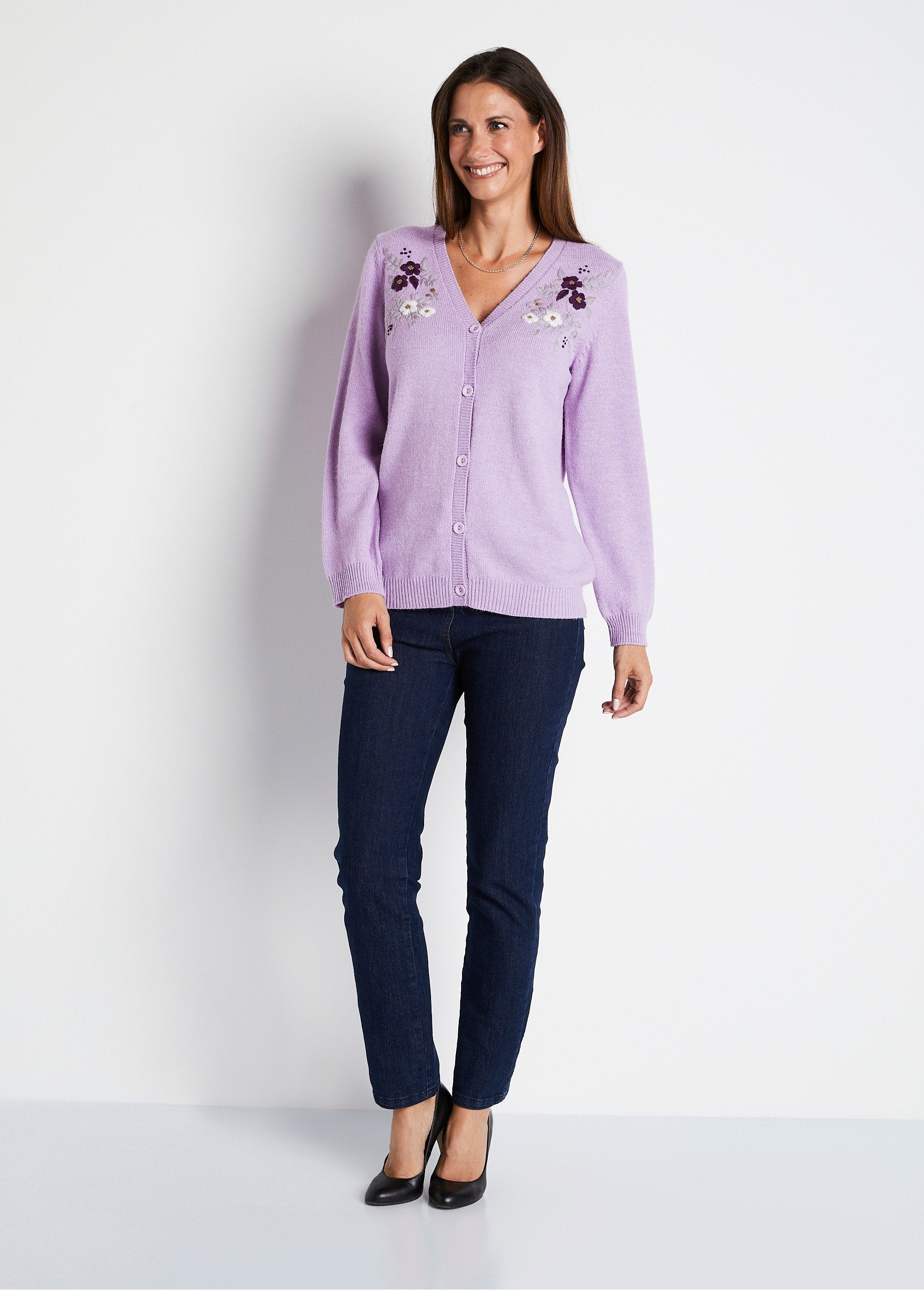 Gilet_doux_uni_col_V_boutonné_court_brodé_Lilas_SF1_slim