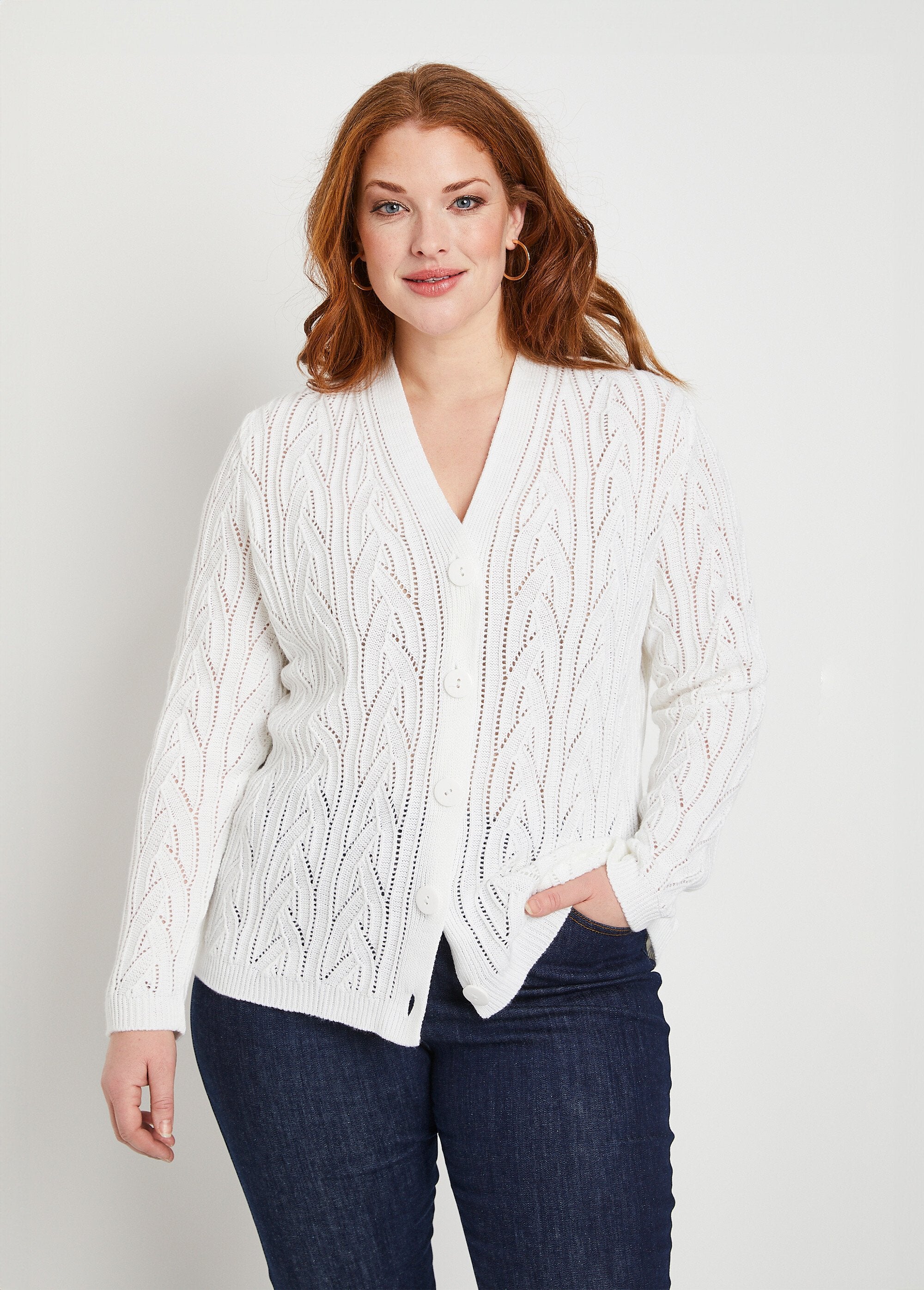 Gilet_court_boutonné_ajouré_Blanc_FA1_curvy