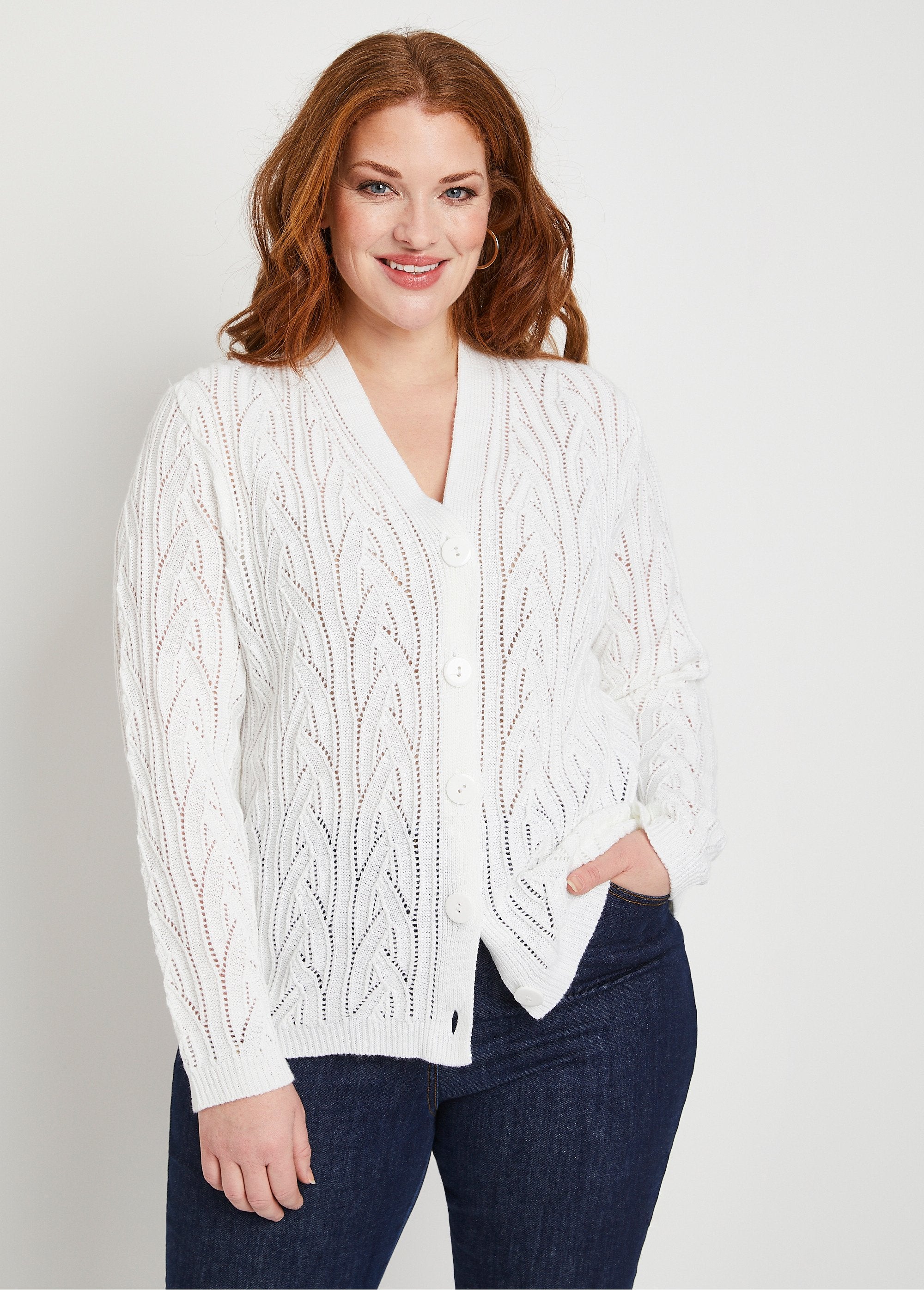 Gilet_court_boutonné_ajouré_Blanc_FA2_curvy