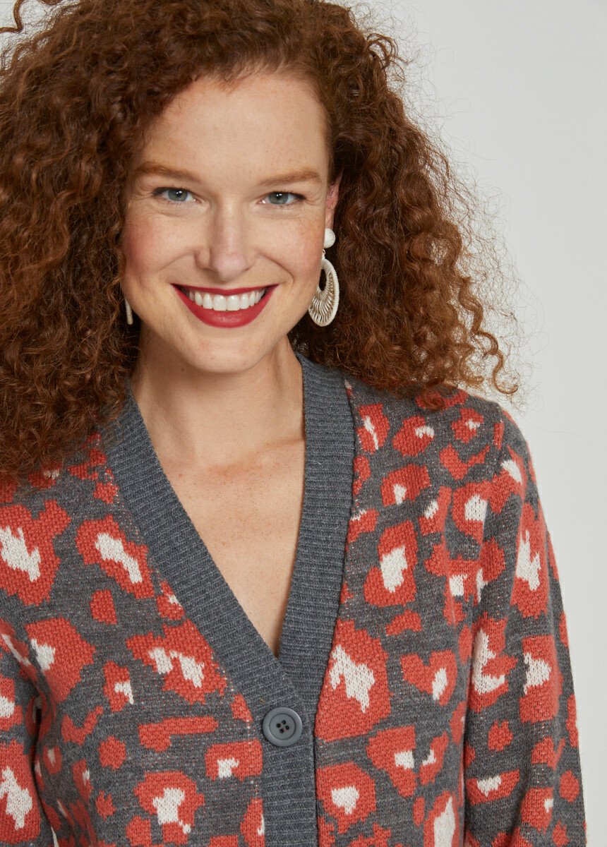 Gilet_court_boutonné_jacquard_léopard_Gris_et_tomette_DE1_slim