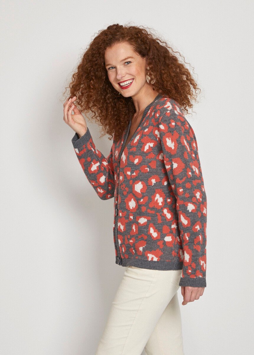 Gilet_court_boutonné_jacquard_léopard_Gris_et_tomette_DR1_slim