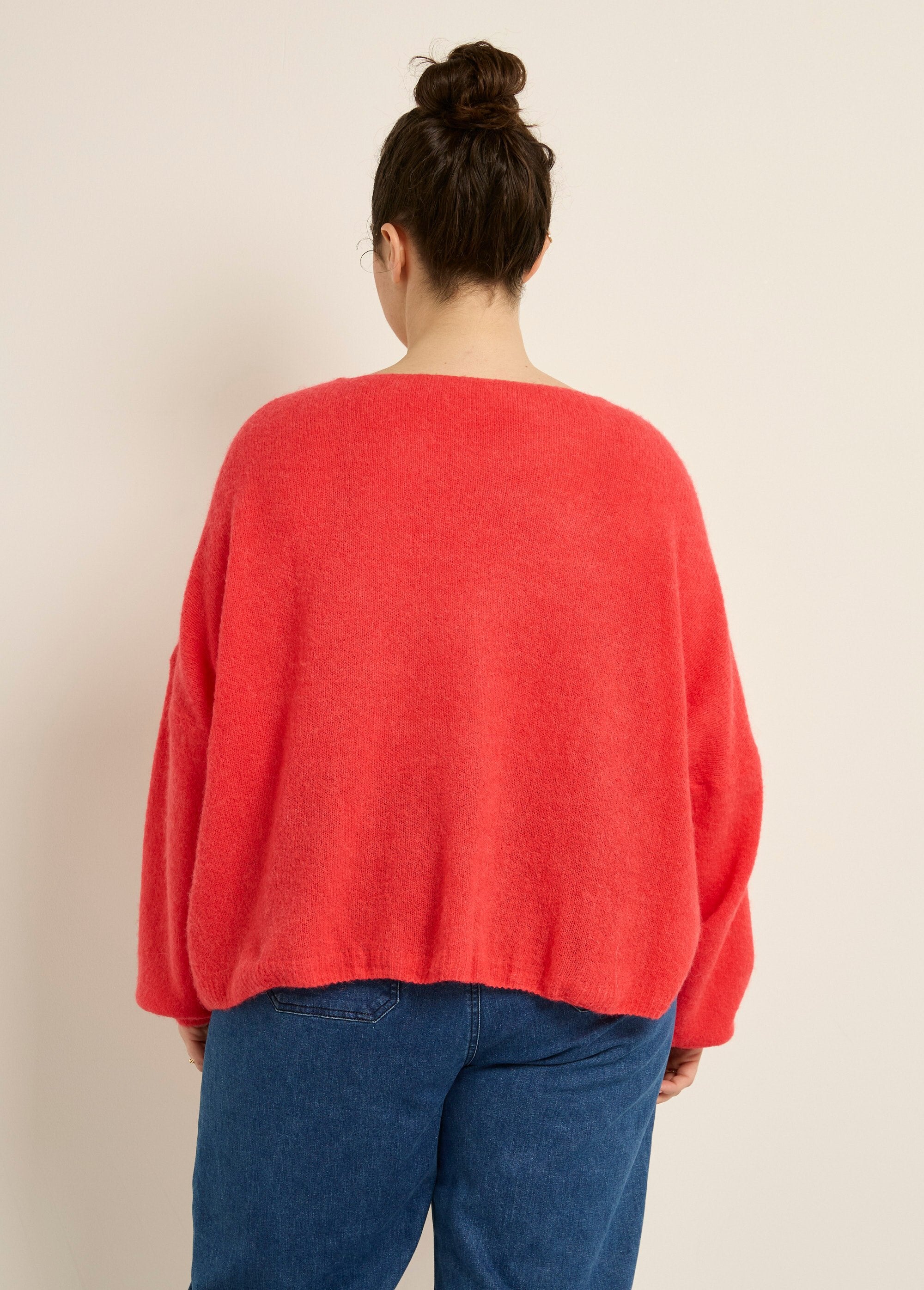 Gebreid_vest_met_alpaca,_V-hals_Corail_DO1_curvy