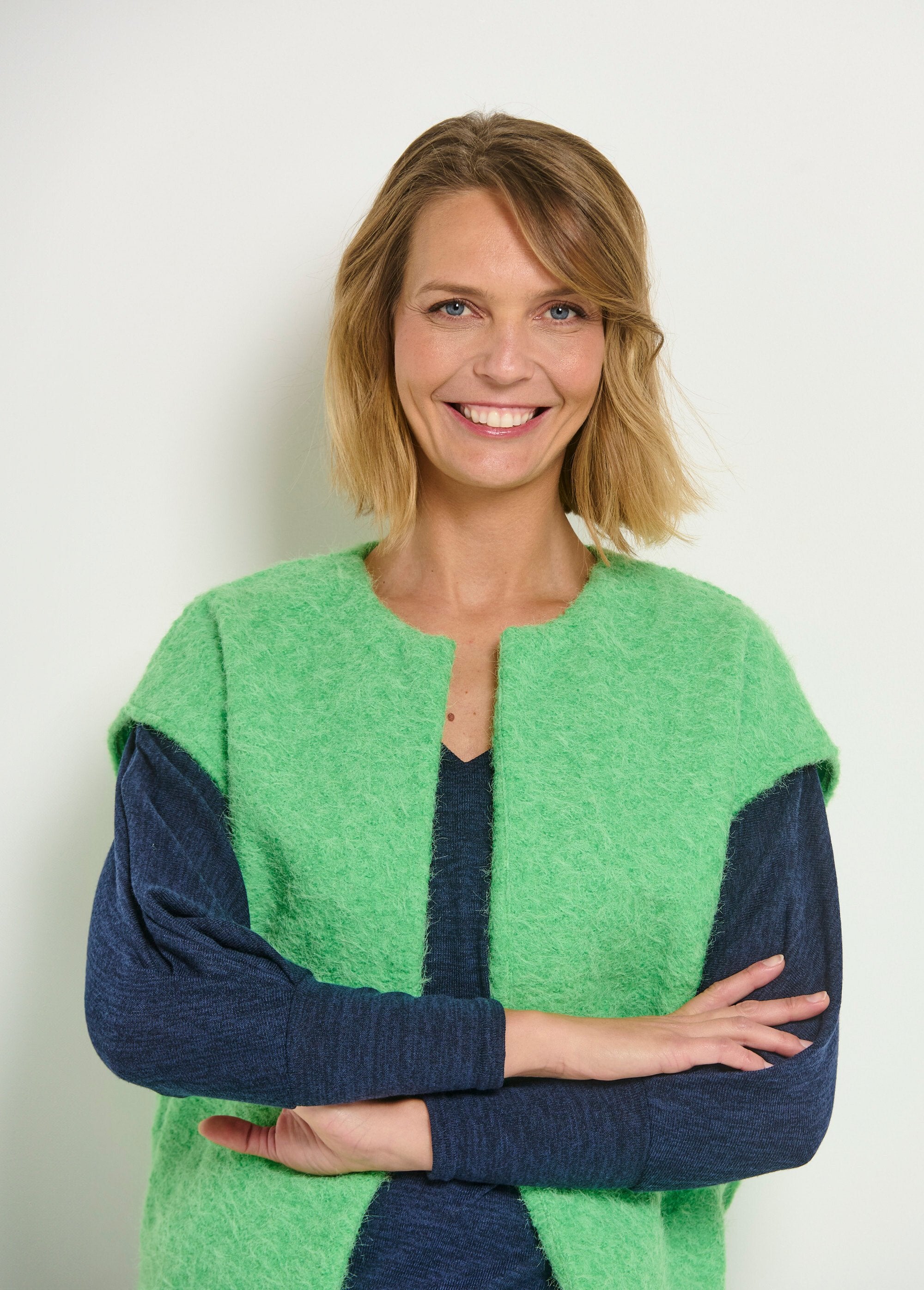 Mouwloos_wollen_jack_Vert_DE1_slim