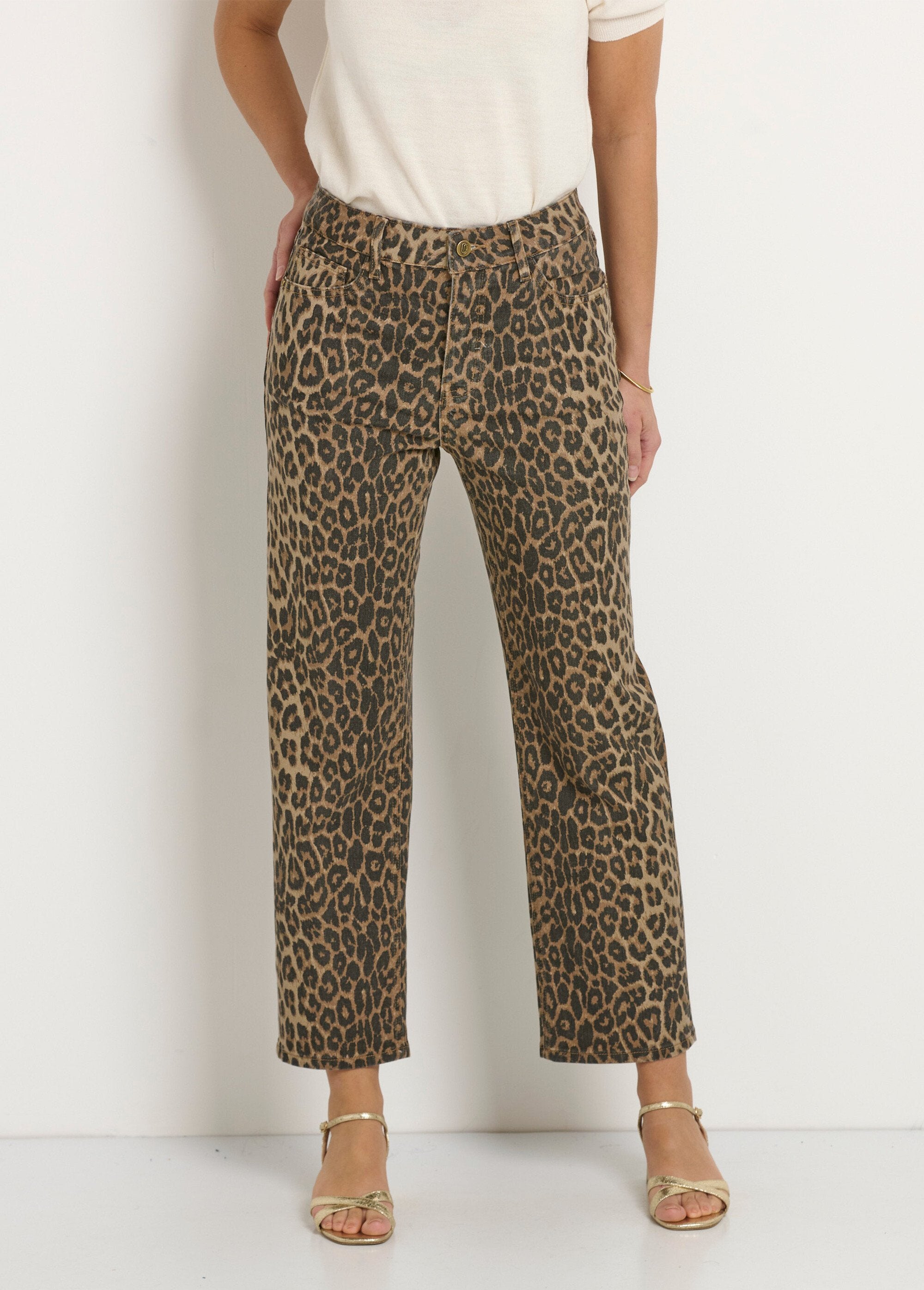 Rechte_jeans_met_luipaardprint_en_5_zakken_Leopard_FA1_slim
