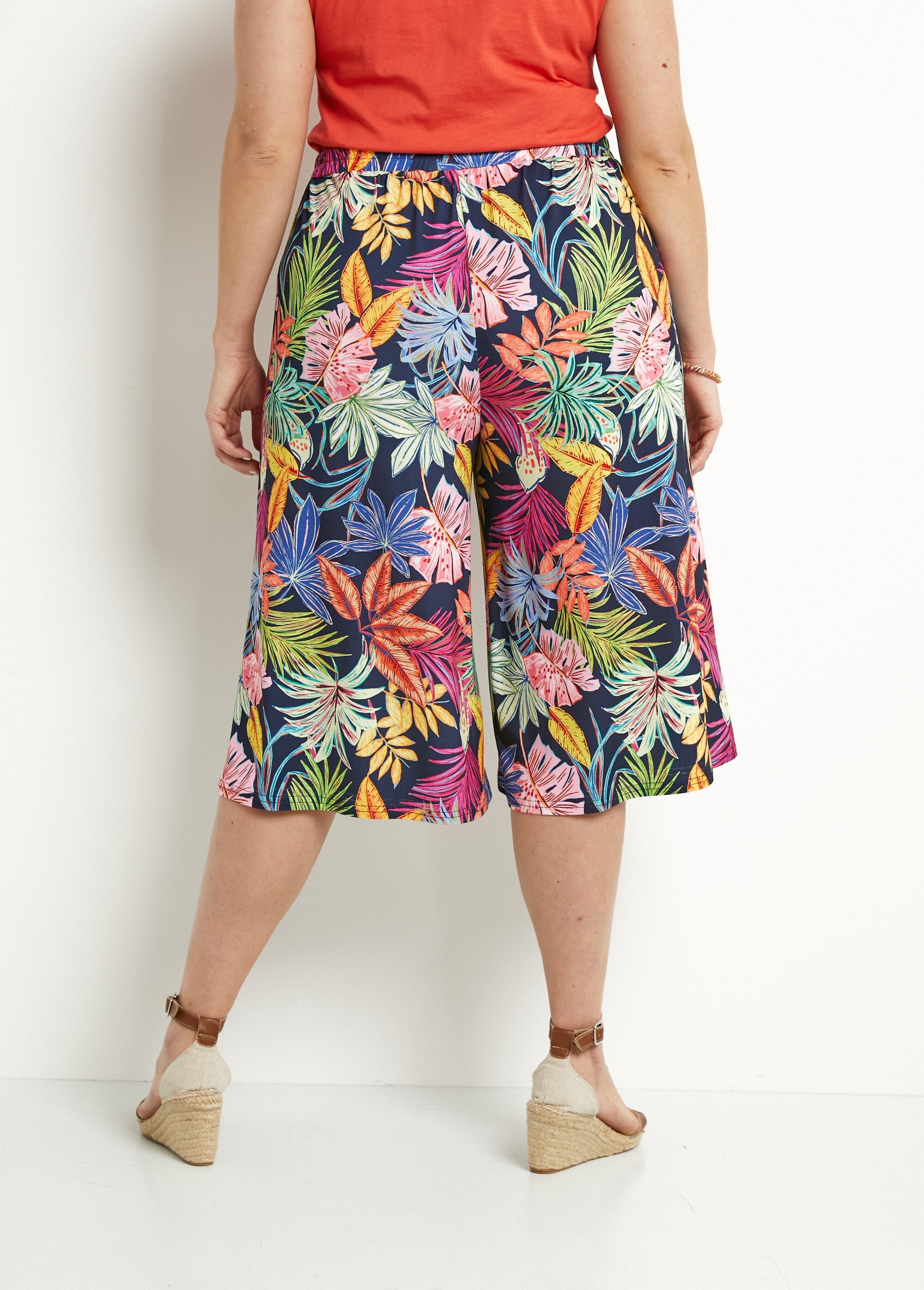 Jupe-culotte_taille_élastiquée_imprimé_feuilles_Marine_et_rose_DO1_curvy