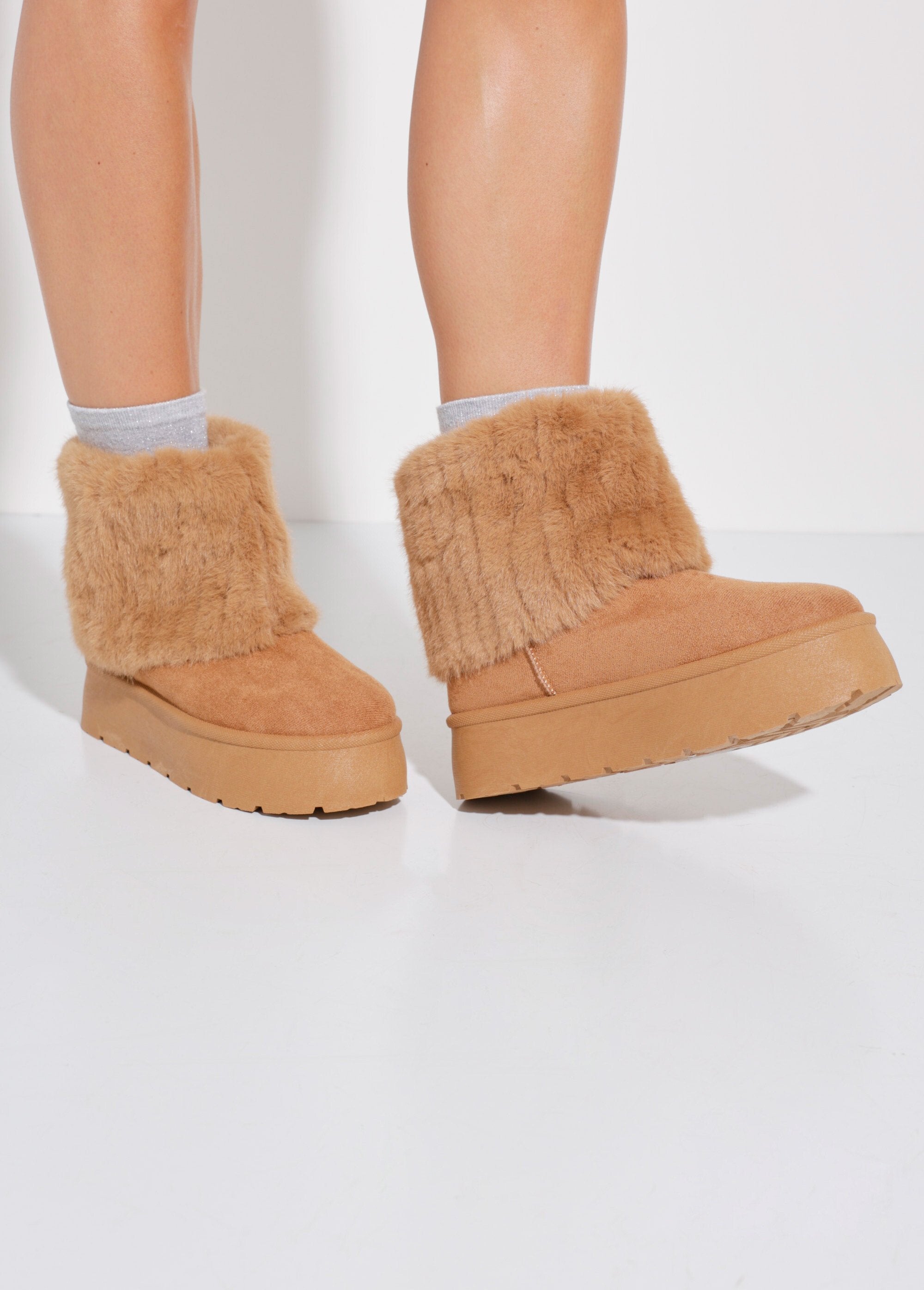 Boots_compensées_fausse_fourrure_Camel_SF1_slim