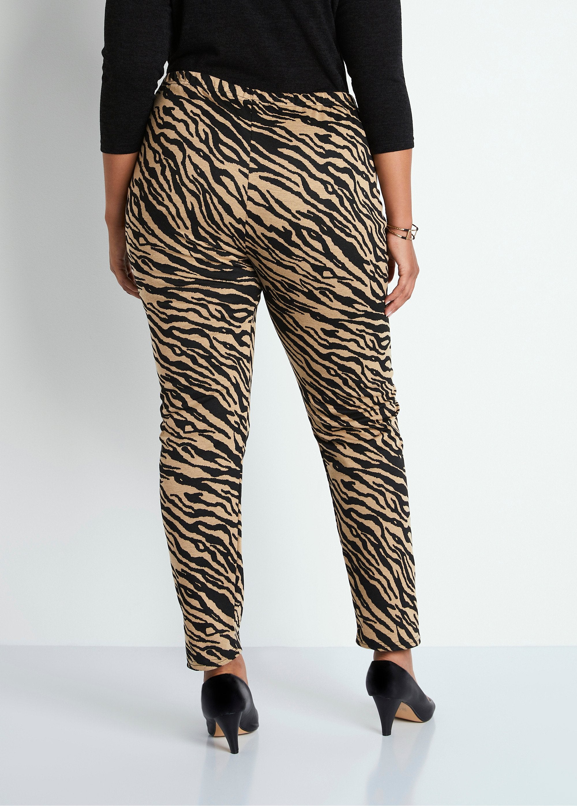 Legging_taille_élastiquée_maille_jacquard_Camel_zebre_DO1_curvy