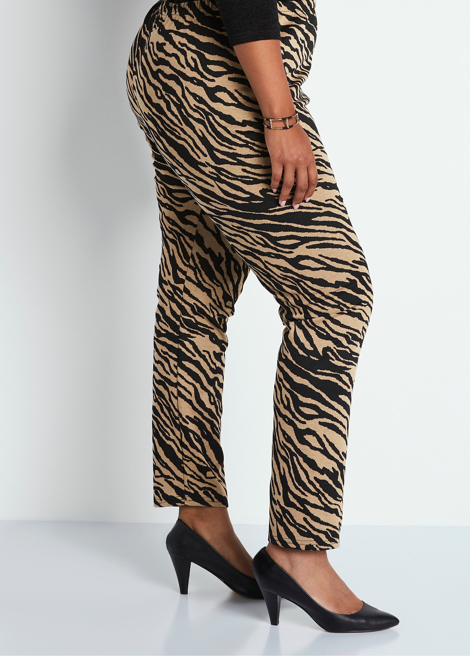 Legging_taille_élastiquée_maille_jacquard_Camel_zebre_DR1_curvy