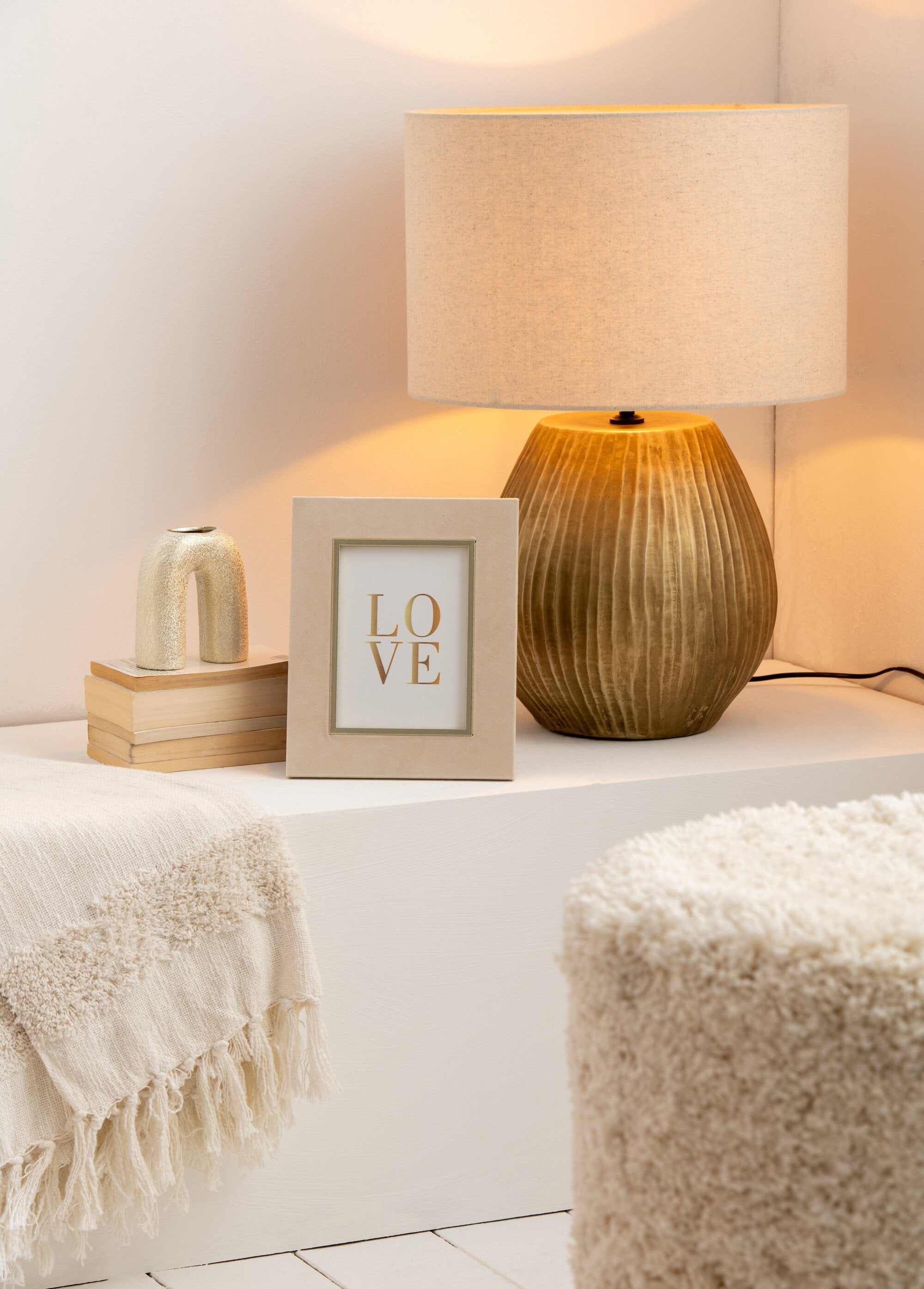 Vases_en_porcelaine,_formes_organiques_Dore_DE1_slim