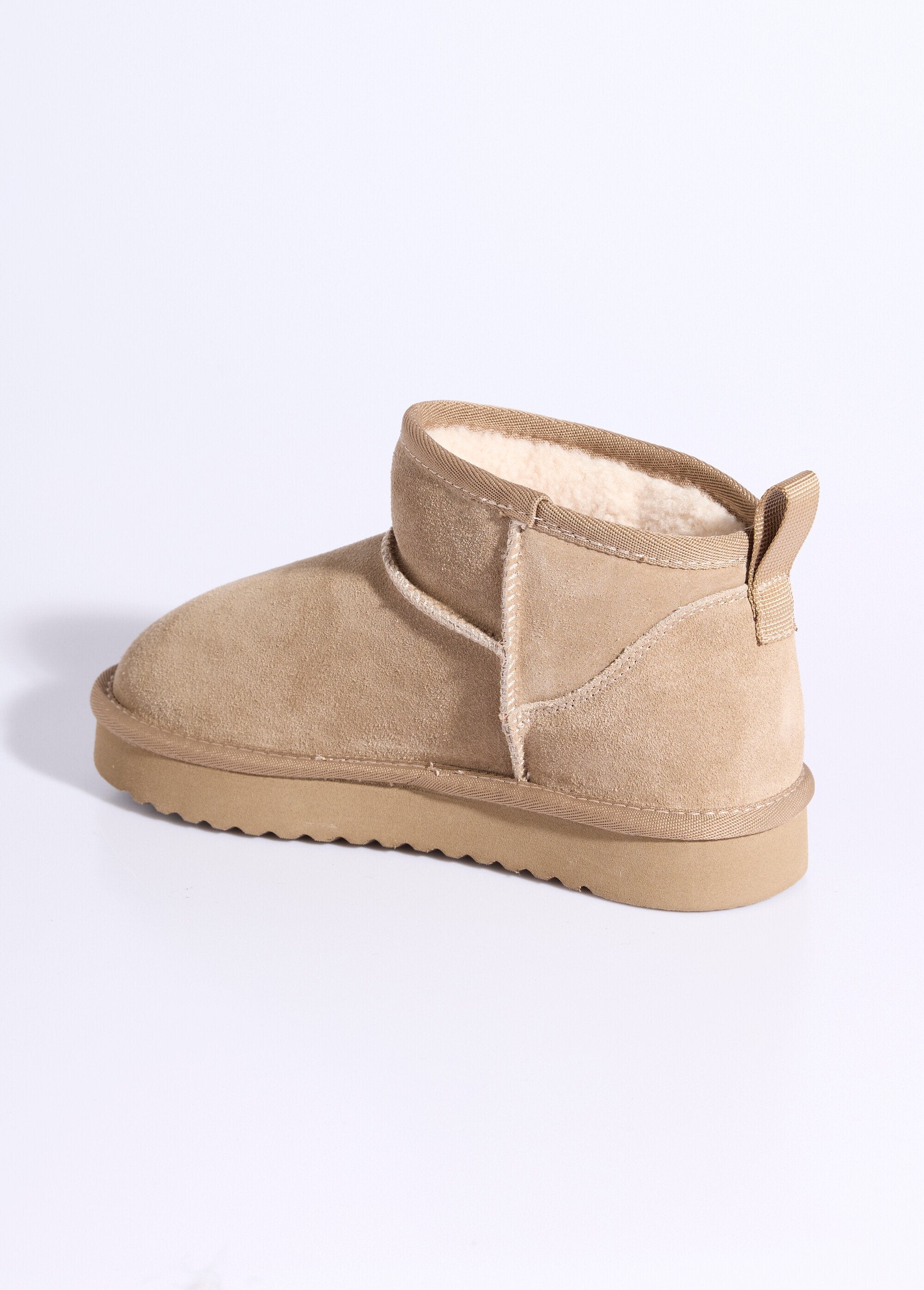 Gevulde_lage_laarzen_met_sleezool_Taupe_DO1_slim