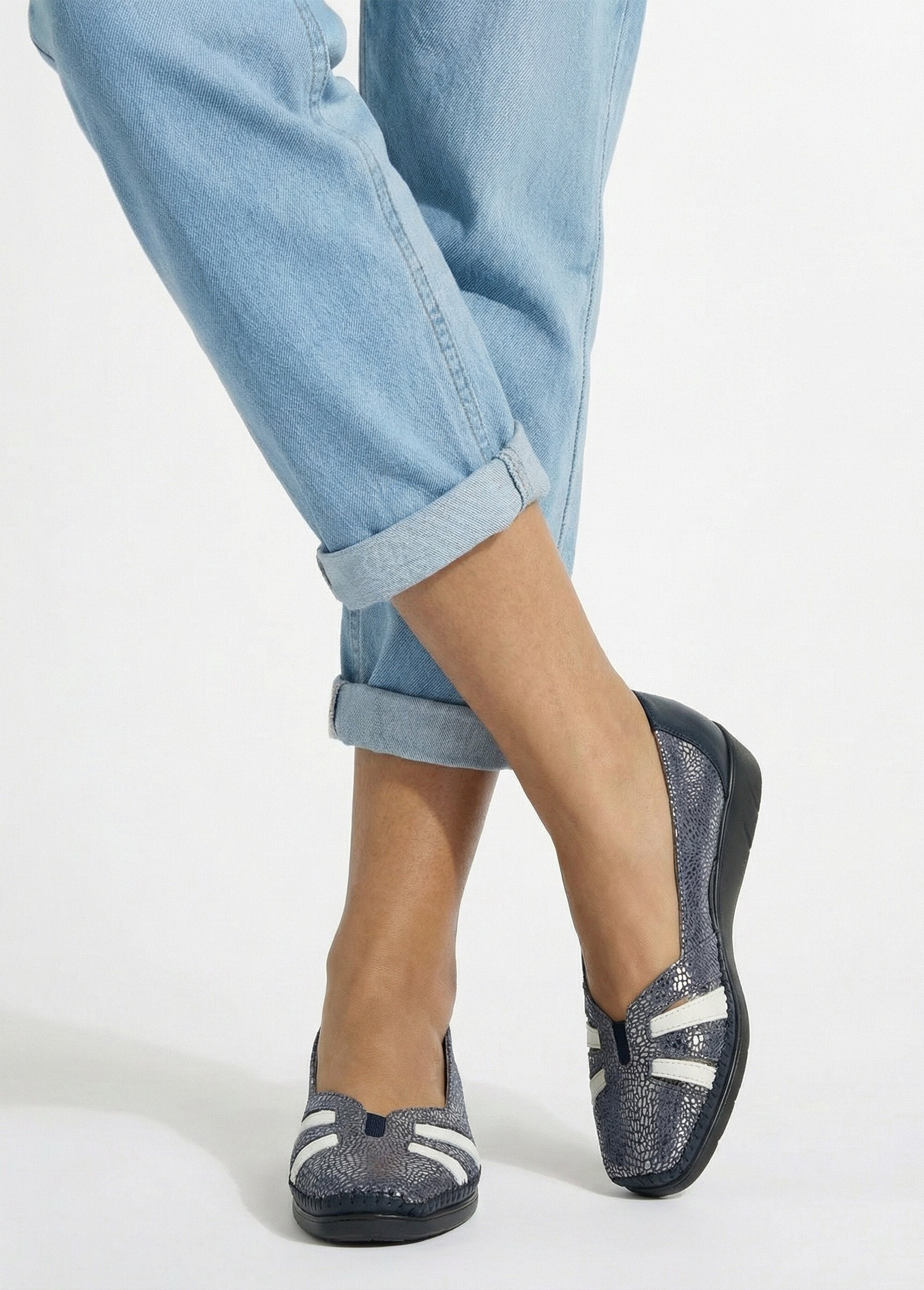 Leren_sleehakken_in_een_comfortabele_wijdte_Marine_SF1_slim