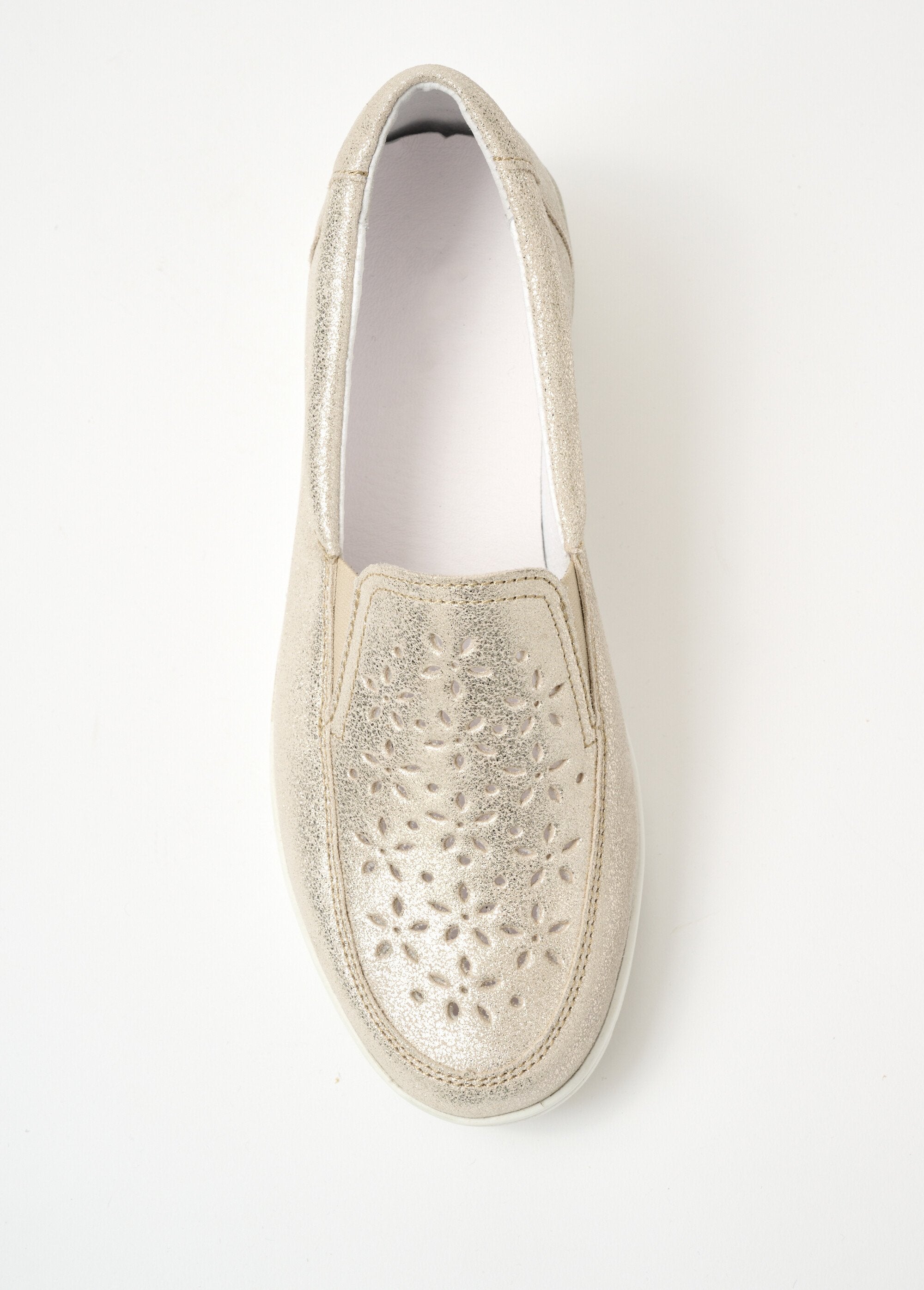 Mocassins_grande_largeur_cuir_brillant_Dore_OV1_slim